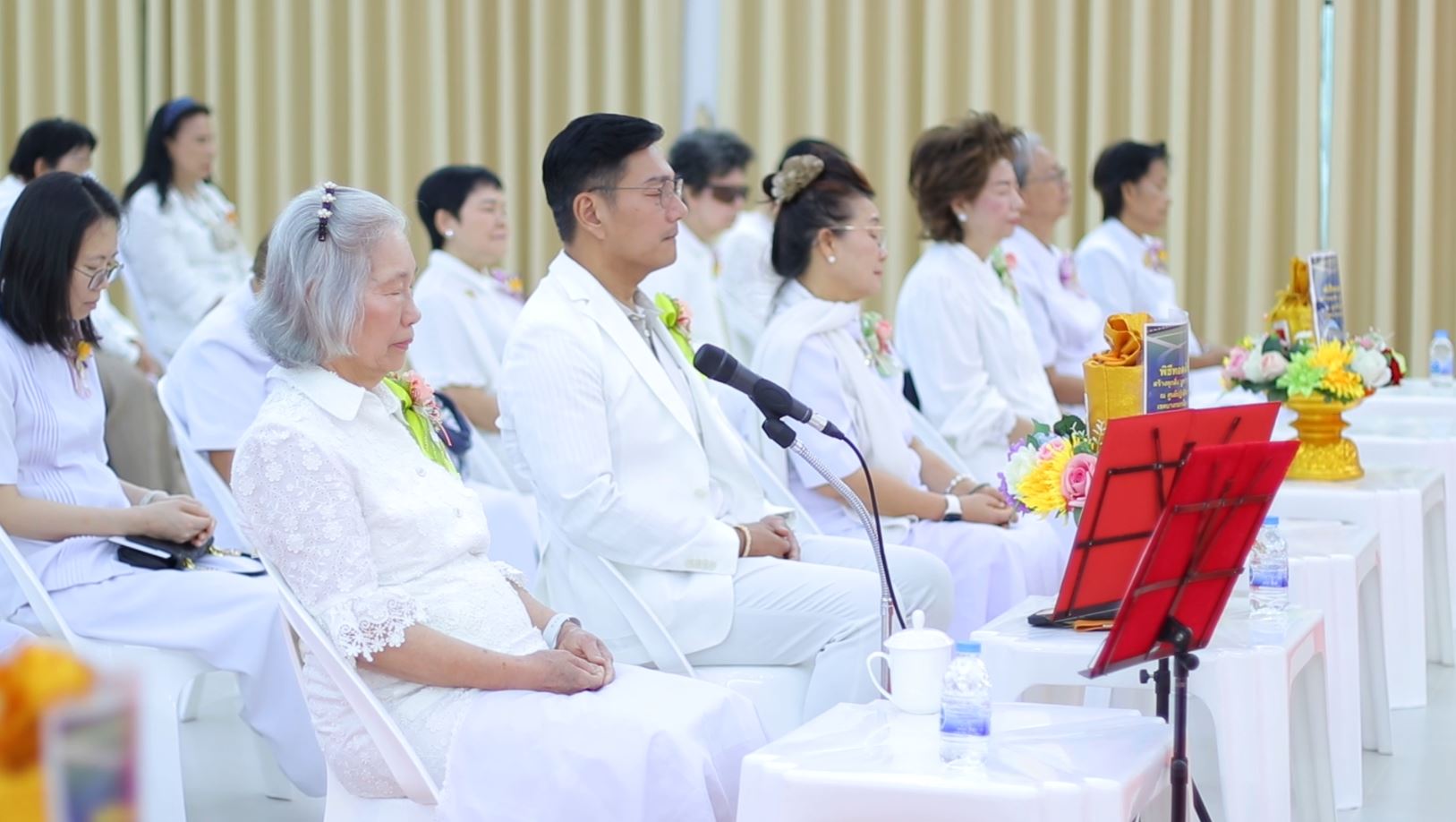 ศูนย์ปฏิบัติธรรมน้ำใสใจสว่าง จัดพิธีทอดผ้าป่าตอกเสาเข็มต้นแรกหอฉันคุณยายอาจารย์ฯ