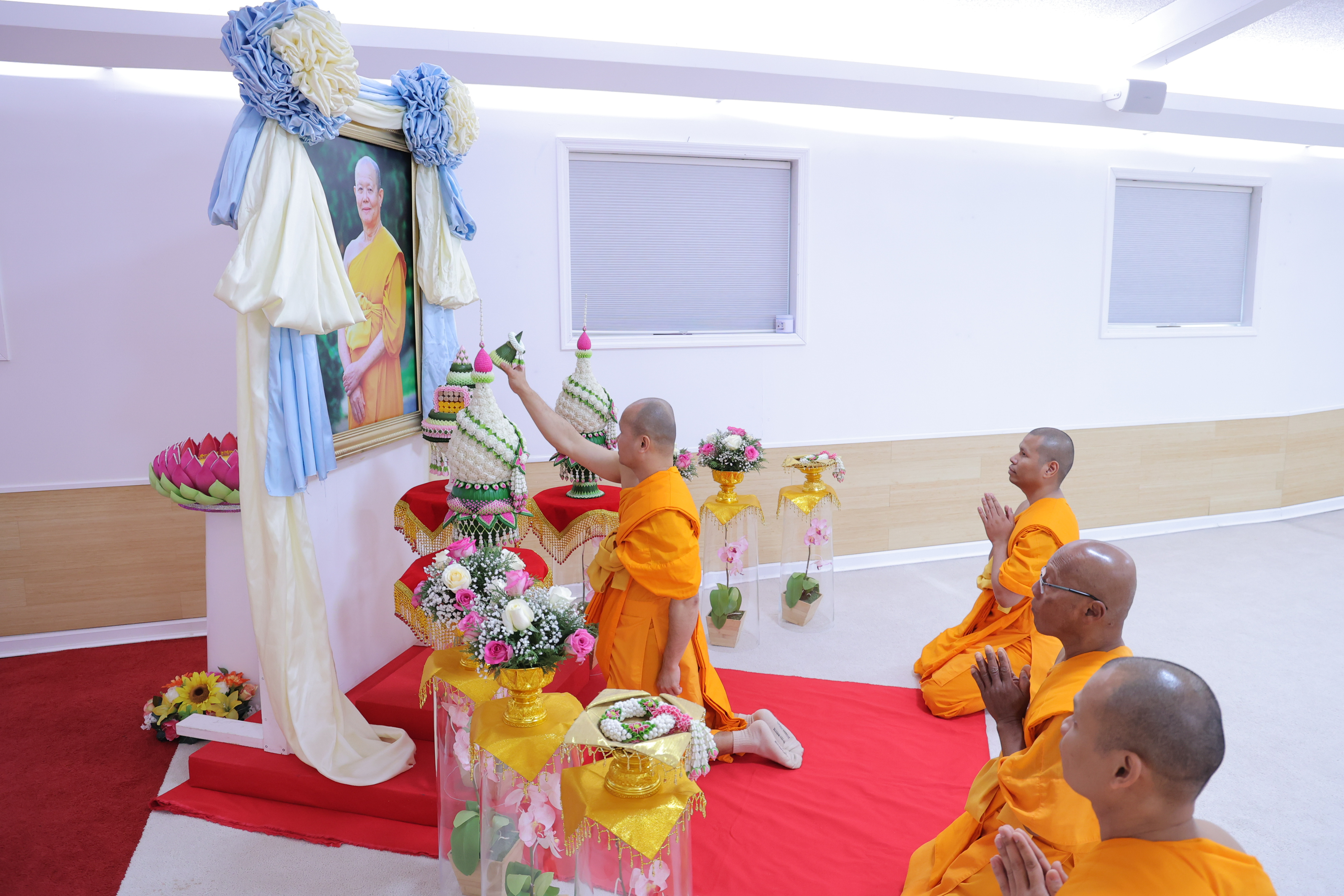 วัดพระธรรมกายจอร์เจีย จัดพิธีทอดผ้าป่าบูชาธรรมหลวงพ่อทัตตชีโว