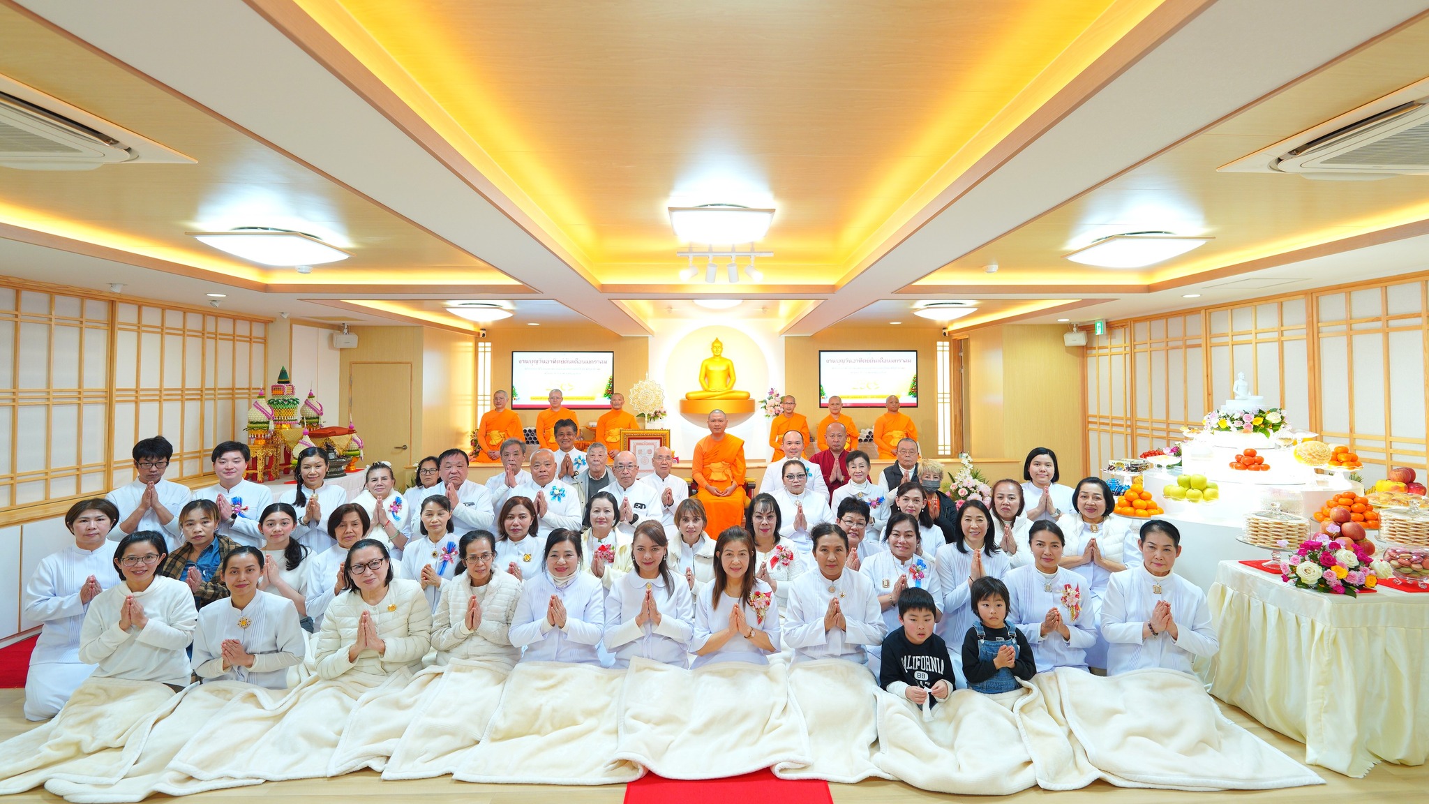 วัดพระธรรมกายโอซาก้า จัดงานบุญบูชาข้าวพระ