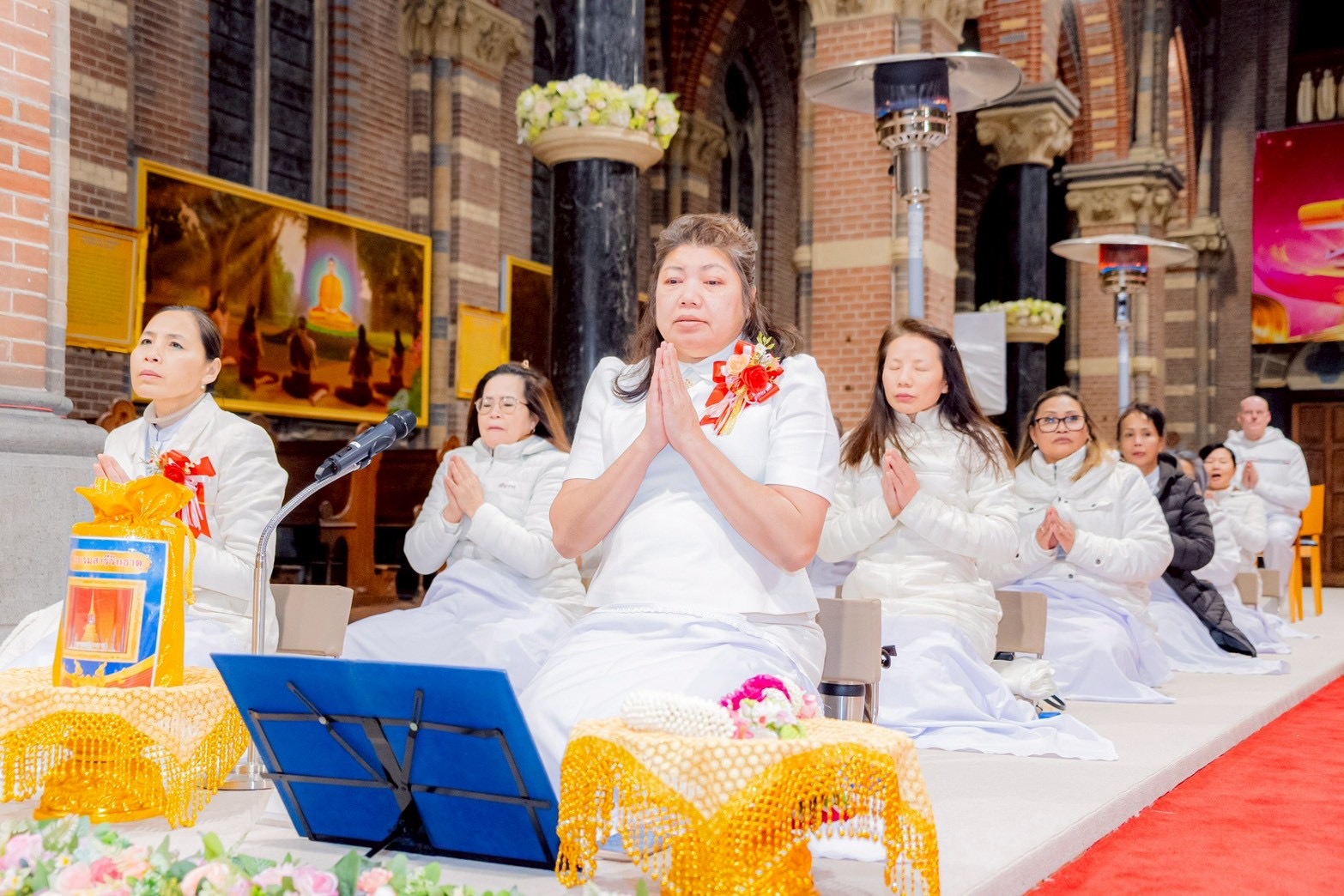 วัดพระธรรมกายเนเธอร์แลนด์ จัดงานบุญบูชาข้าวพระ
