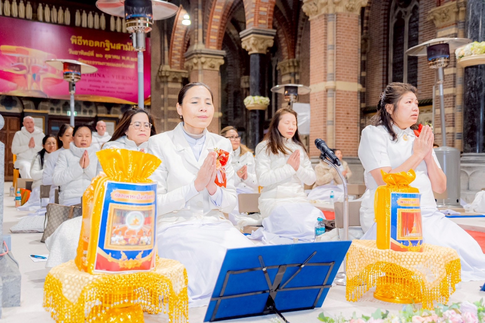 วัดพระธรรมกายเนเธอร์แลนด์ จัดงานบุญบูชาข้าวพระ