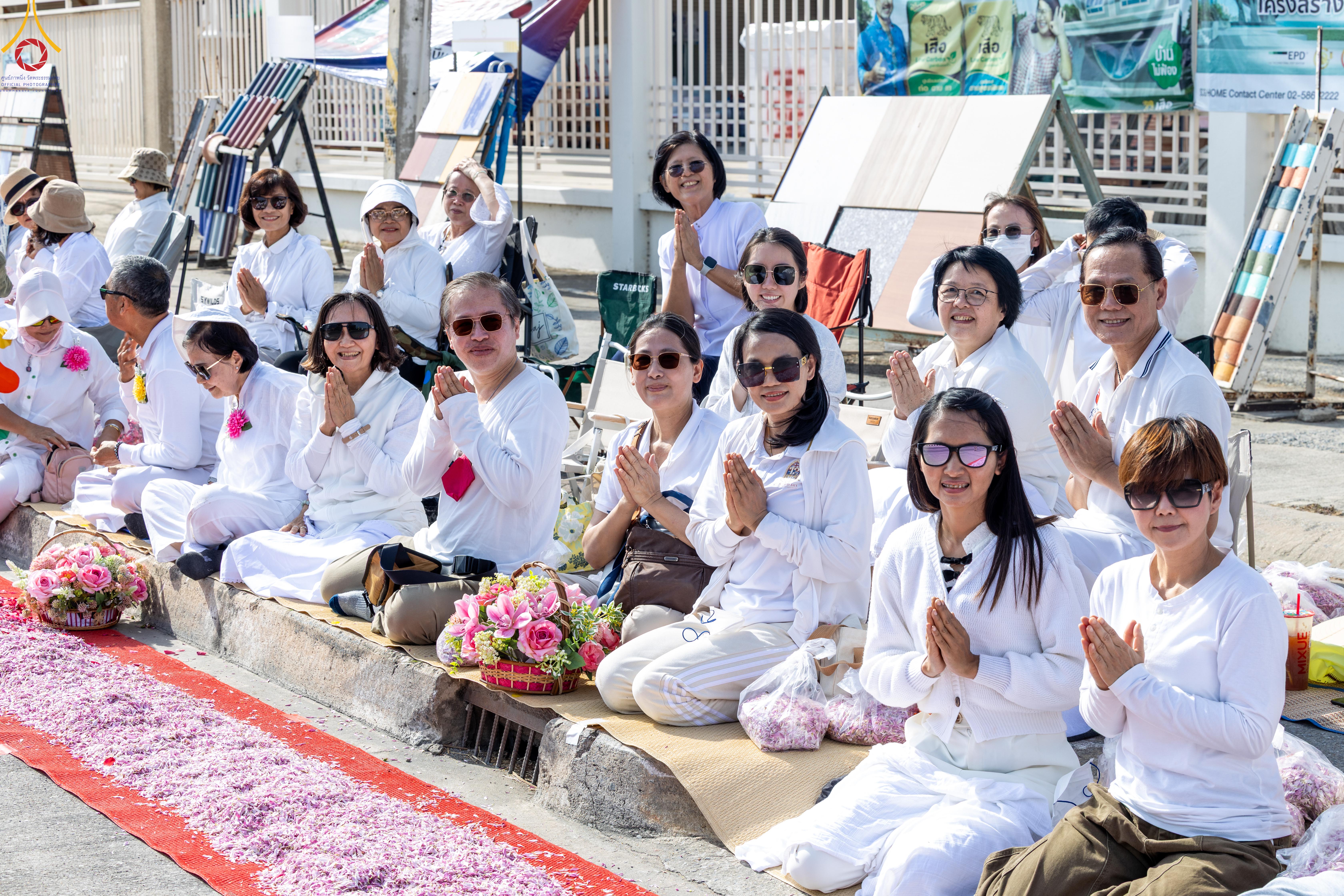 พิธีต้อนรับพระธรรมยาตรา ปีที่ 14 หน้าที่ว่าการ อำเภอสองพี่น้อง-อนุสรณ์สถานมหาวิหารพระมงคลเทพมุนี จังหวัดสุพรรณบุรี