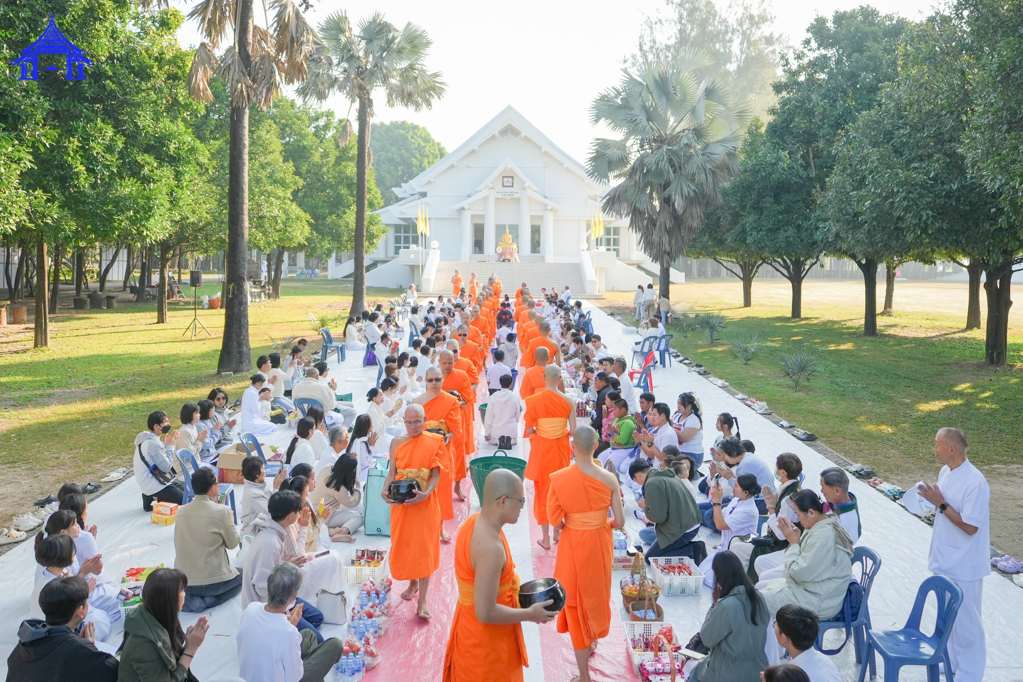 ธุดงคสถานล้านนา จัดตักบาตรปีใหม่ และงานบุญบูชาข้าวพระ