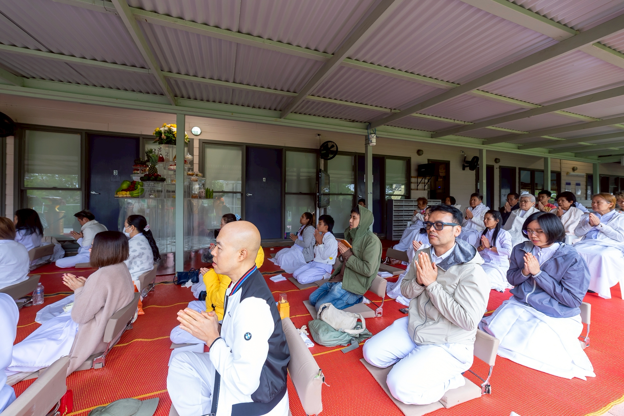 วัดพระธรรมกายนครซิดนีย์ จัดสวดมนต์ข้ามปี และพิธีบูชาข้าวพระ