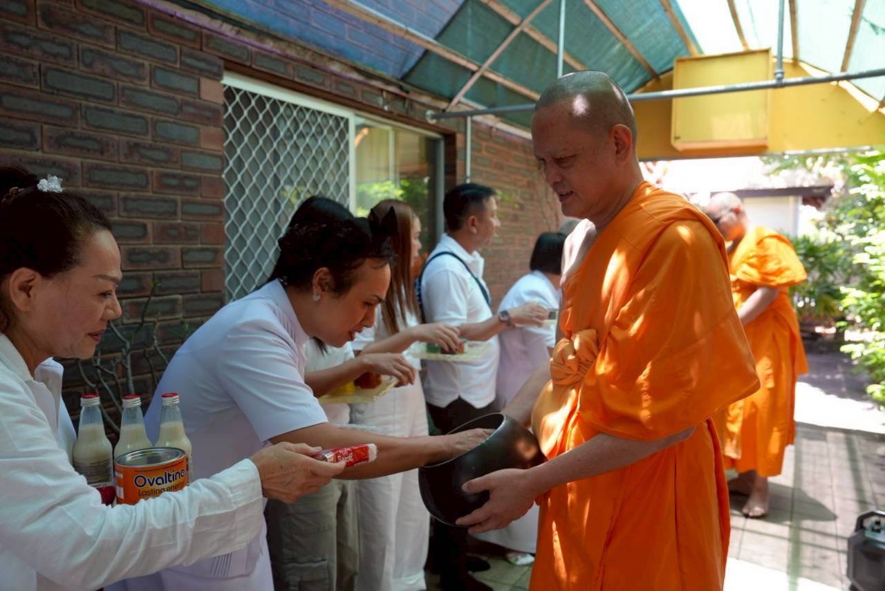 วัดพระธรรมกายบริสเบน จัดงานบุญบูชาข้าวพระ