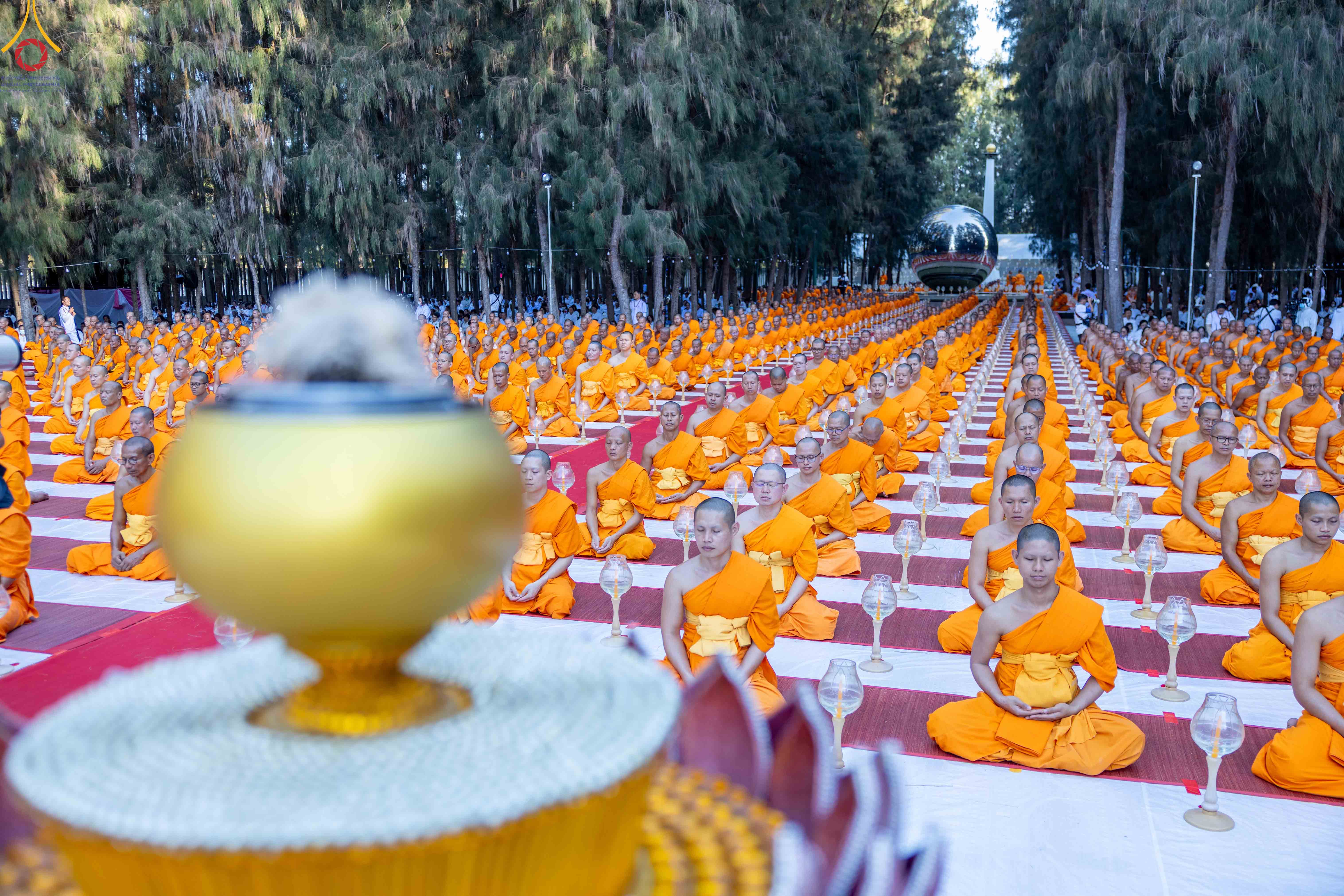 พิธีจุดประทีปถวายเป็นพุทธบูชาและบูชาธรรมพระมงคลเทพมุนี ณ อนุสรณ์สถานมหาวิหารพระมงคลเทพมุนี