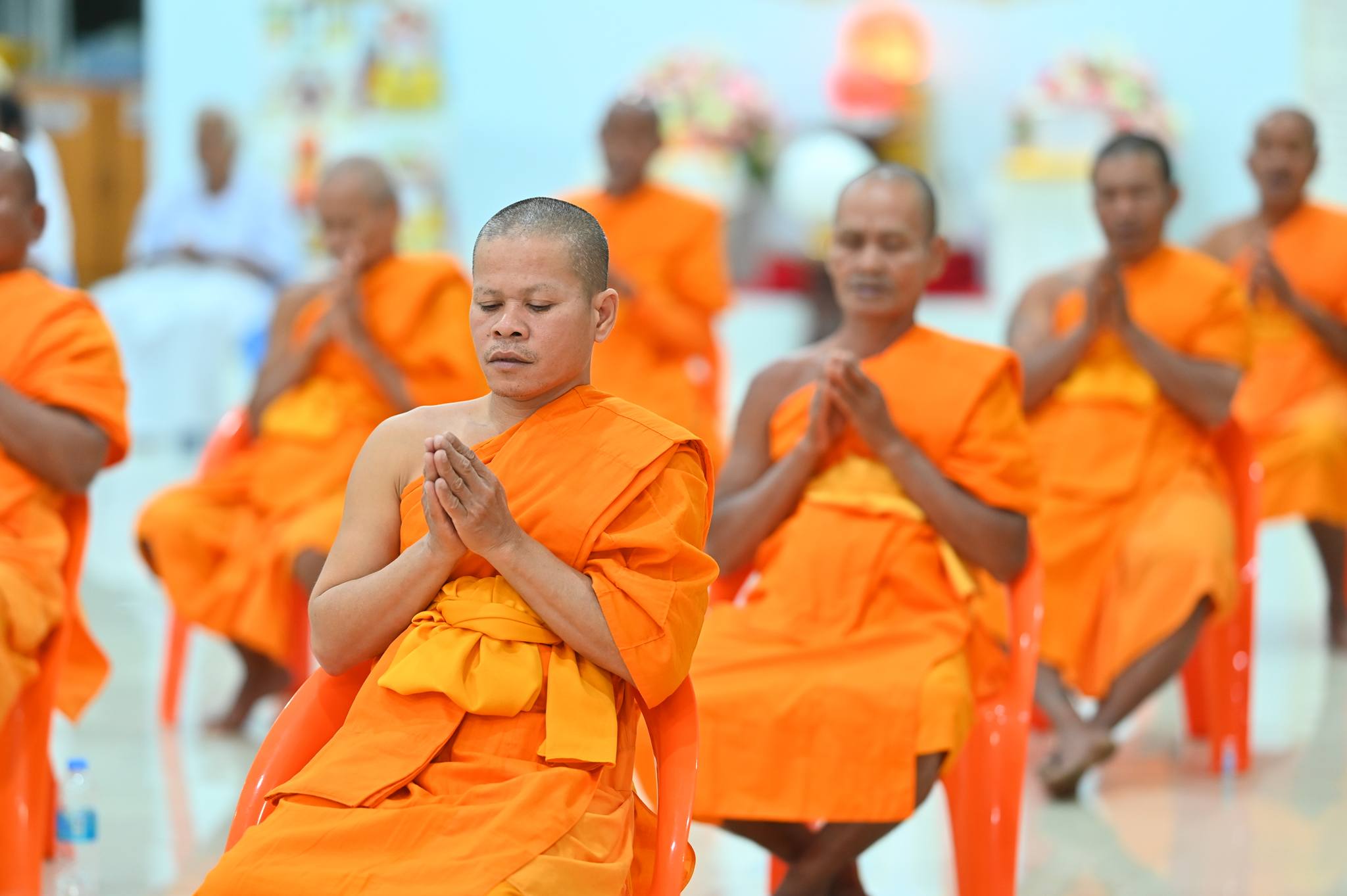 ศูนย์ปฏิบัติธรรมพนมสารคาม จัดปฏิบัติธรรมประจำสัปดาห์โครงการหมู่บ้านรักษาศีล 5