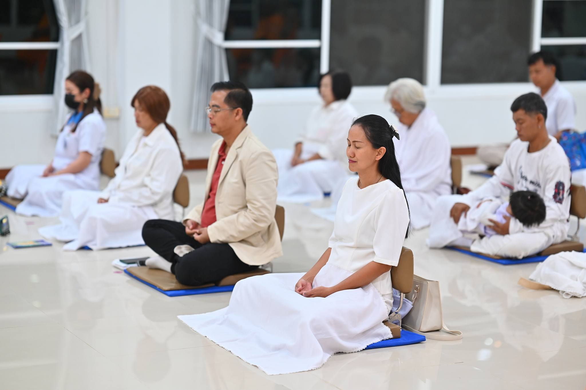 ศูนย์ปฏิบัติธรรมพนมสารคาม จัดปฏิบัติธรรมประจำสัปดาห์โครงการหมู่บ้านรักษาศีล 5