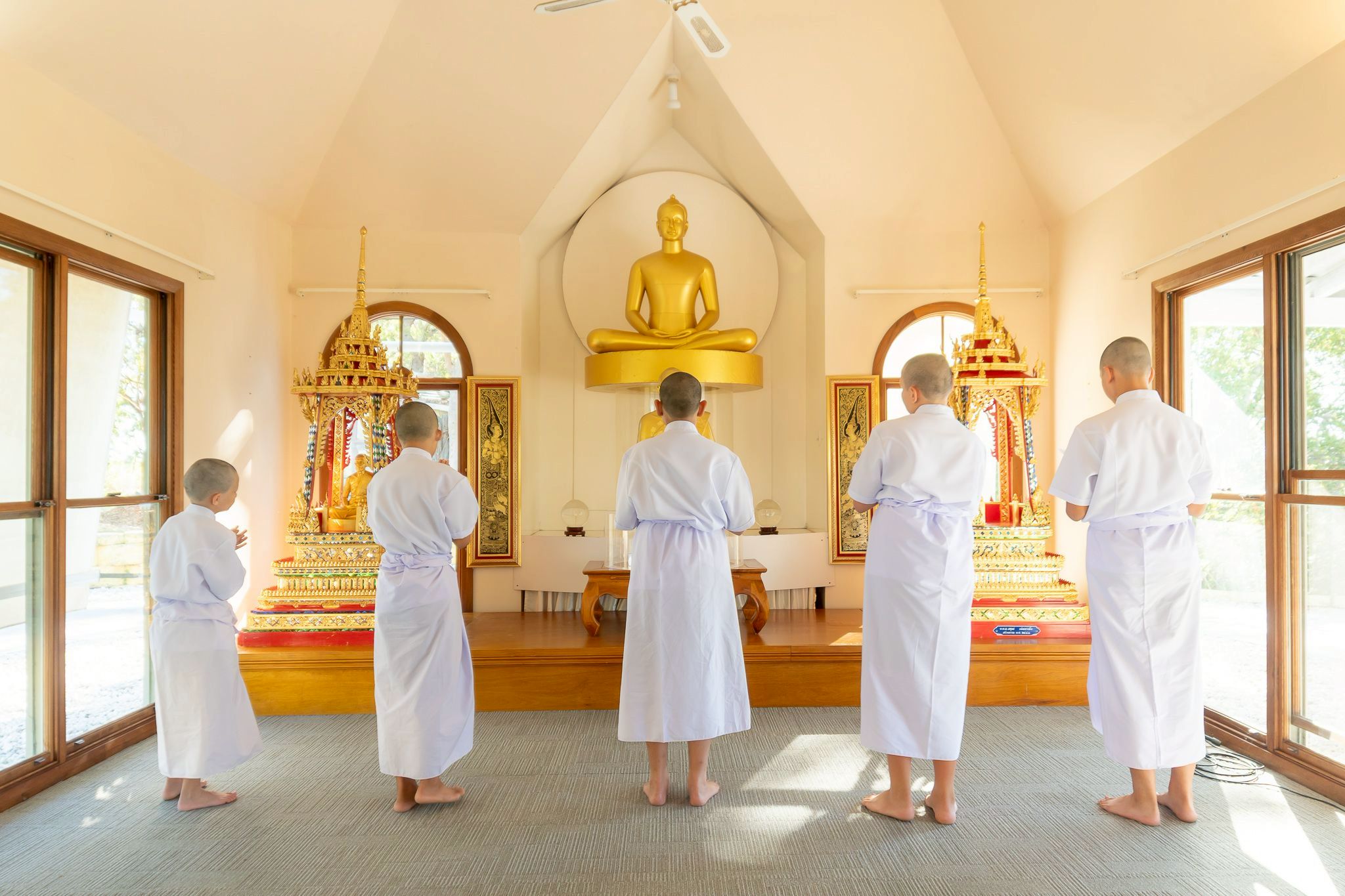 วัดพระธรรมกายนครซิดนีย์ จัดพิธีบรรพชาสามเณร 5 รูป