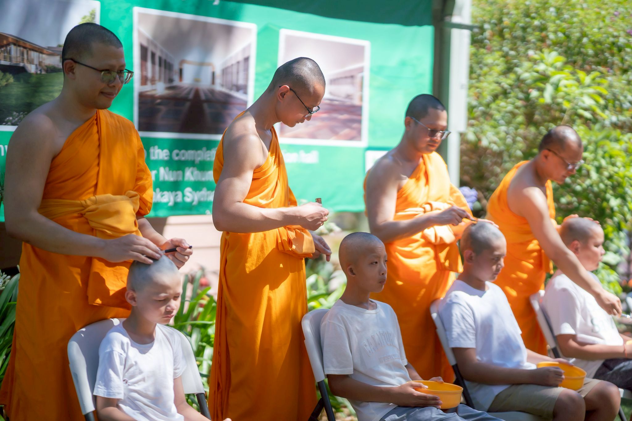 วัดพระธรรมกายนครซิดนีย์ จัดพิธีบรรพชาสามเณร 5 รูป