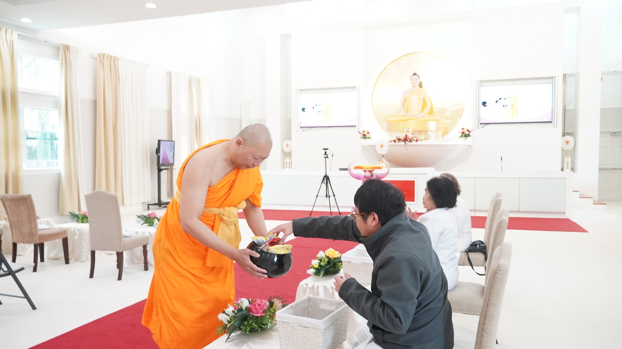 วัดพระธรรมกายฟลอริดา จัดงานบุญวันอาทิตย์