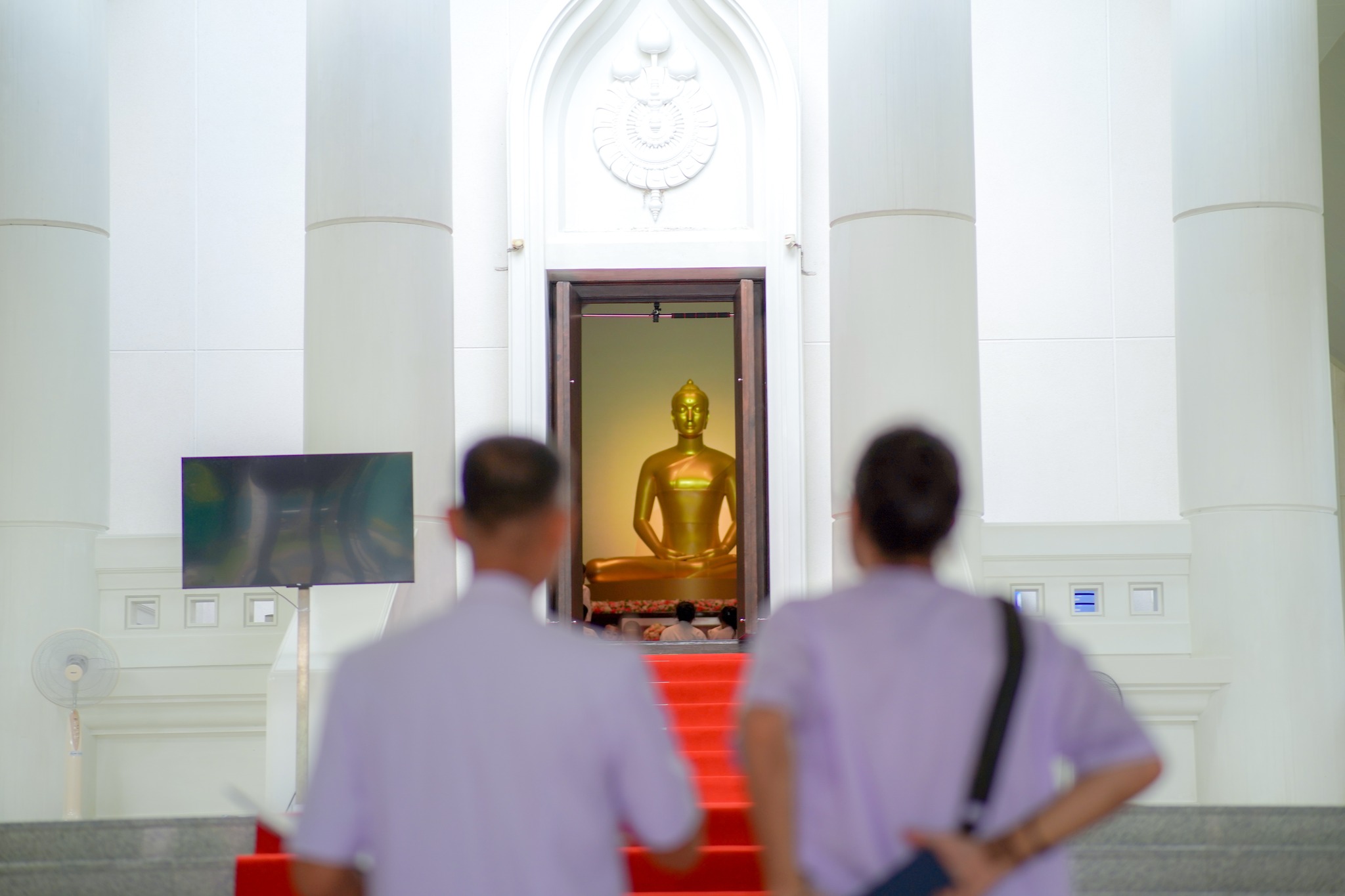 สถาปนิกชาวสเปน เดินทางมาเยี่ยมวัดพระธรรมกาย