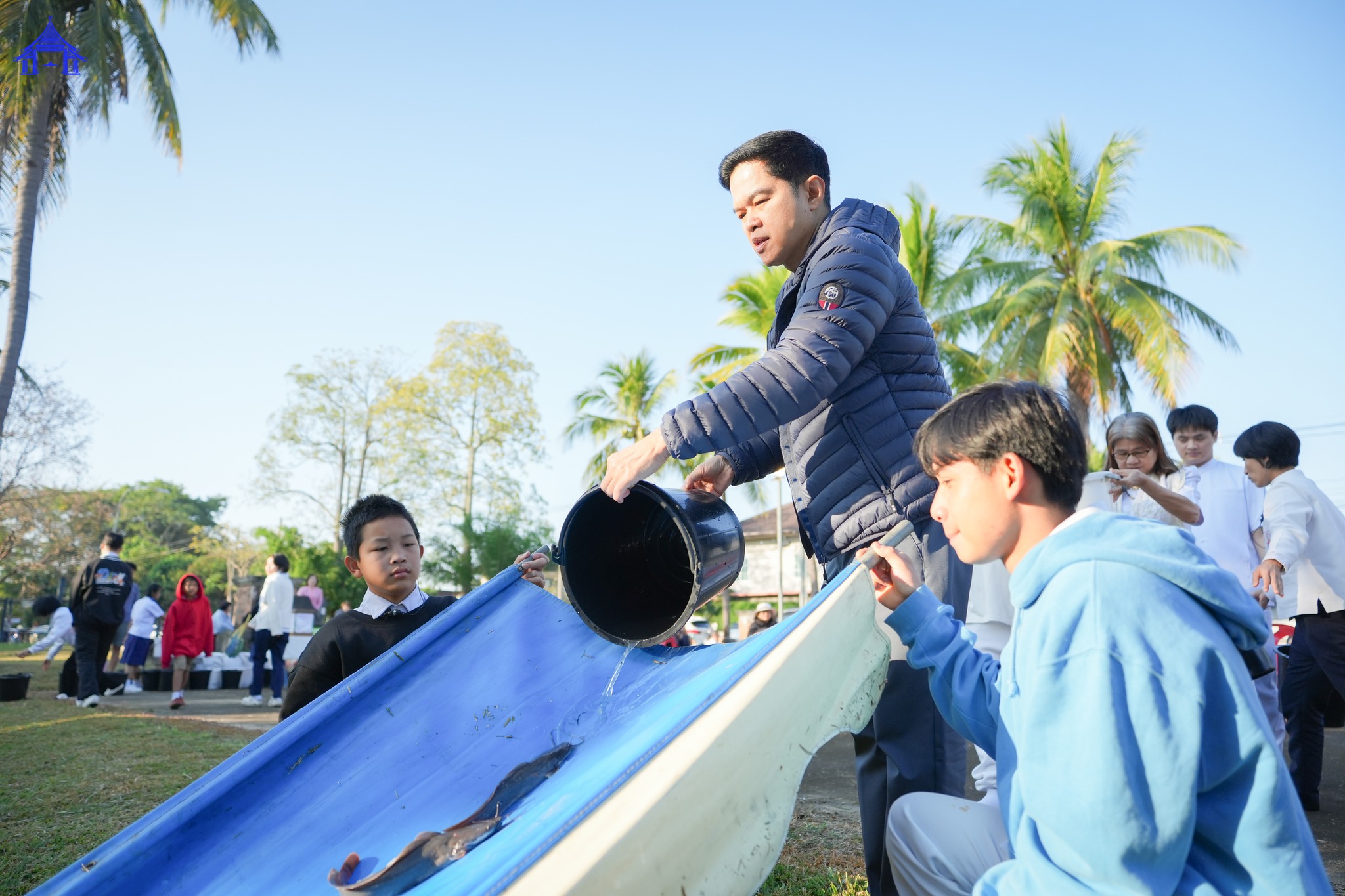 หมู่บ้านแลนด์ แอนด์ เฮ้าส์ พาร์ค แม่โจ้ จัดทำบุญตักบาตรแด่คณะสงฆ์ 69 รูป