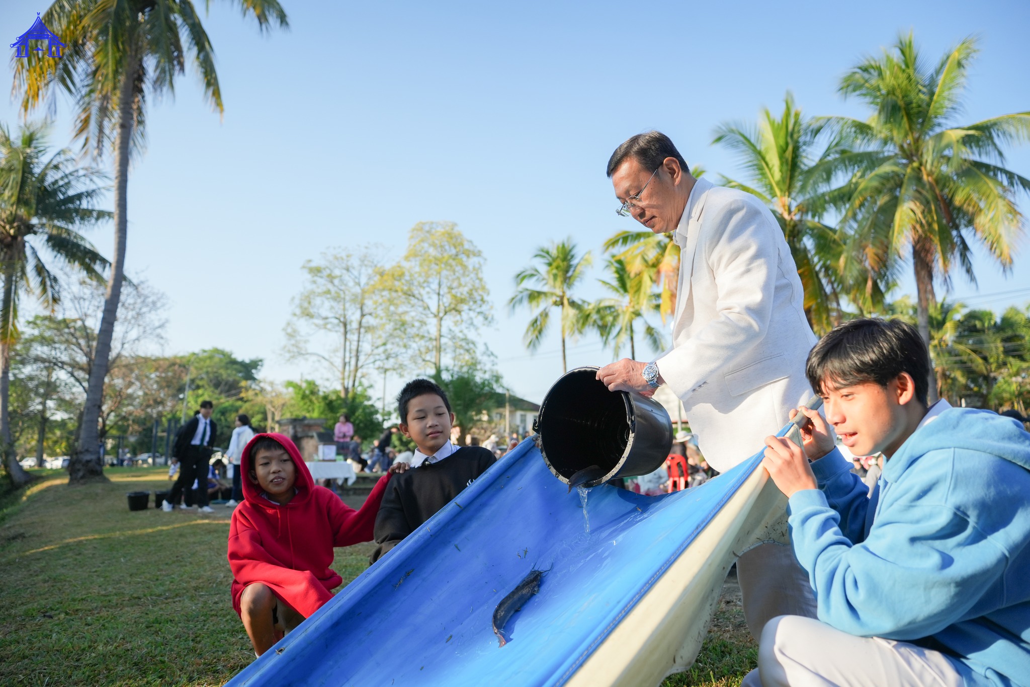 หมู่บ้านแลนด์ แอนด์ เฮ้าส์ พาร์ค แม่โจ้ จัดทำบุญตักบาตรแด่คณะสงฆ์ 69 รูป