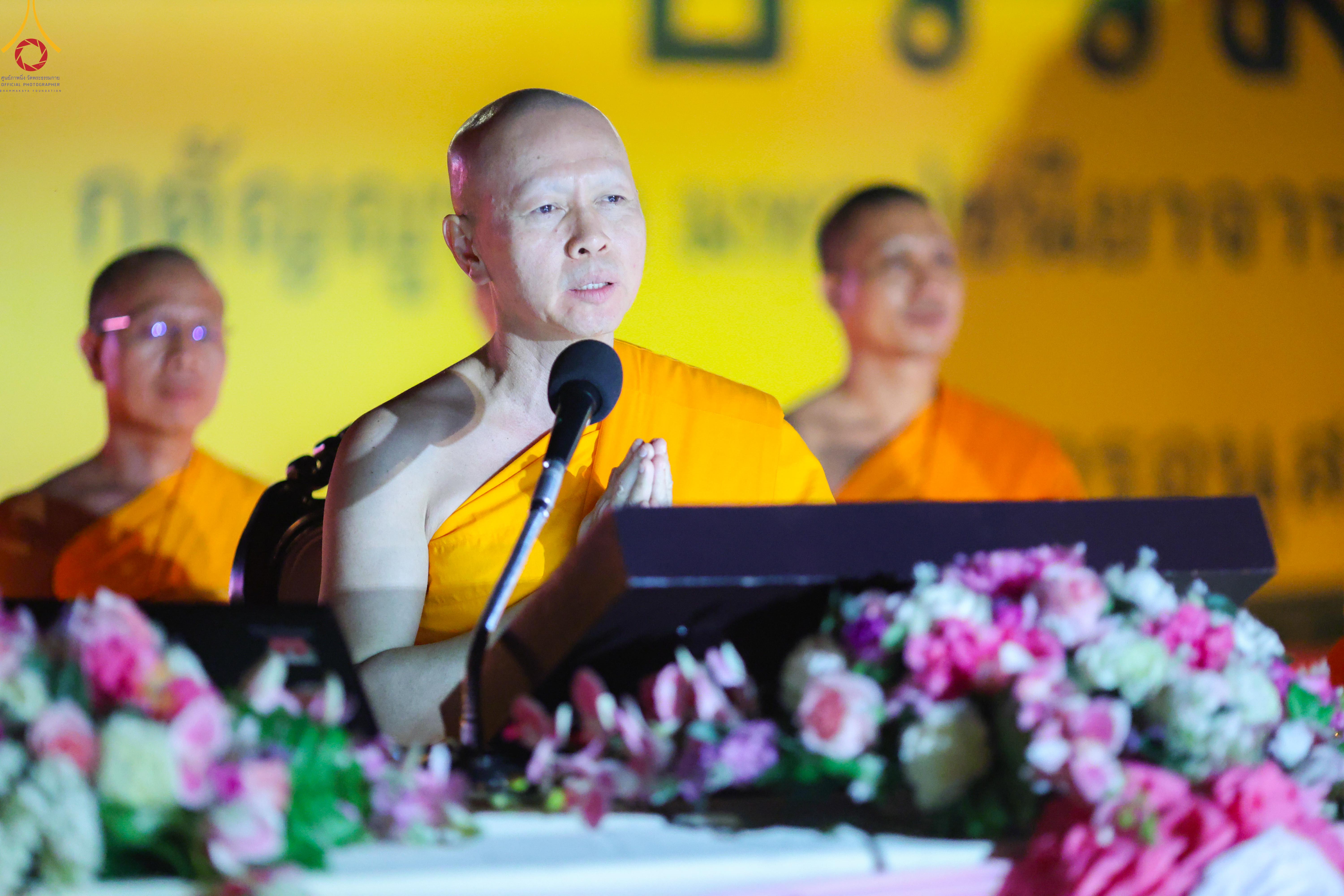 พิธีจุดประทีปบูชาถวายเป็นพุทธบูชา ณ อนุสรณ์ลำดับที่ 3 วัดสองพี่น้อง จังหวัดสุพรรณบุรี