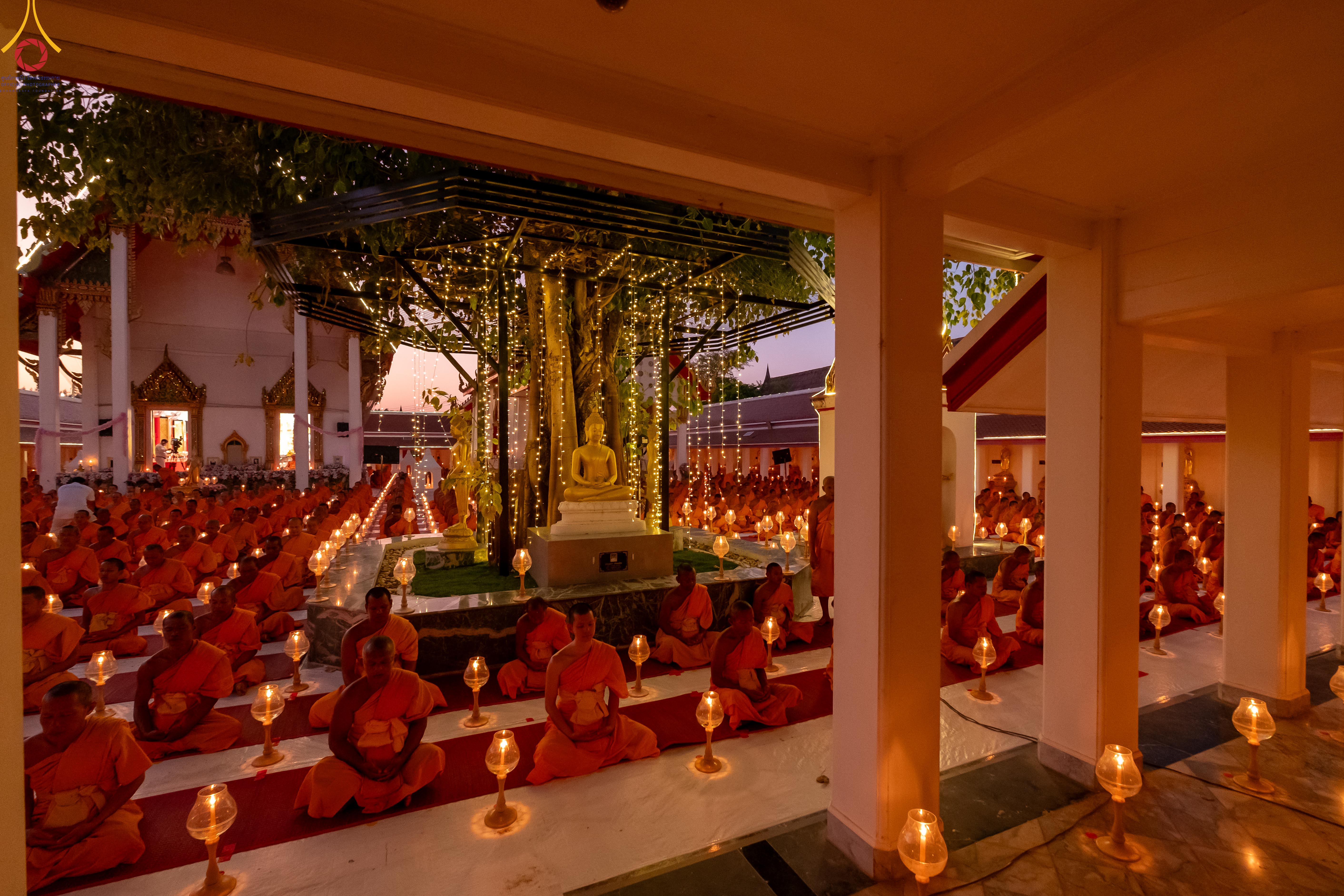 พิธีจุดประทีปบูชาถวายเป็นพุทธบูชา ณ อนุสรณ์ลำดับที่ 3 วัดสองพี่น้อง จังหวัดสุพรรณบุรี