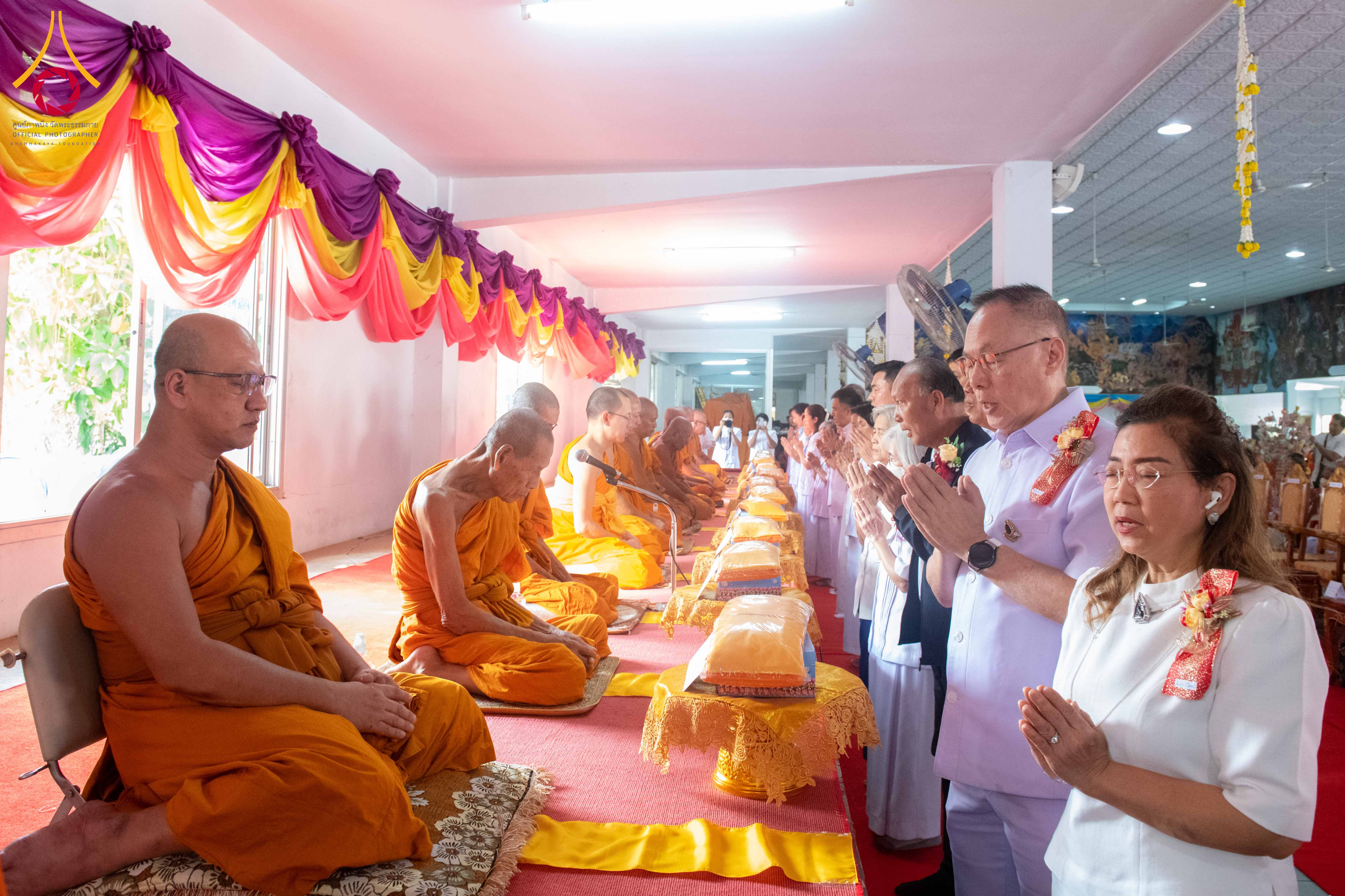 พิธีทอดผ้าป่าบำรุงศาสนสถาน ณ วัดโบสถ์บน จ.นนทบุรี