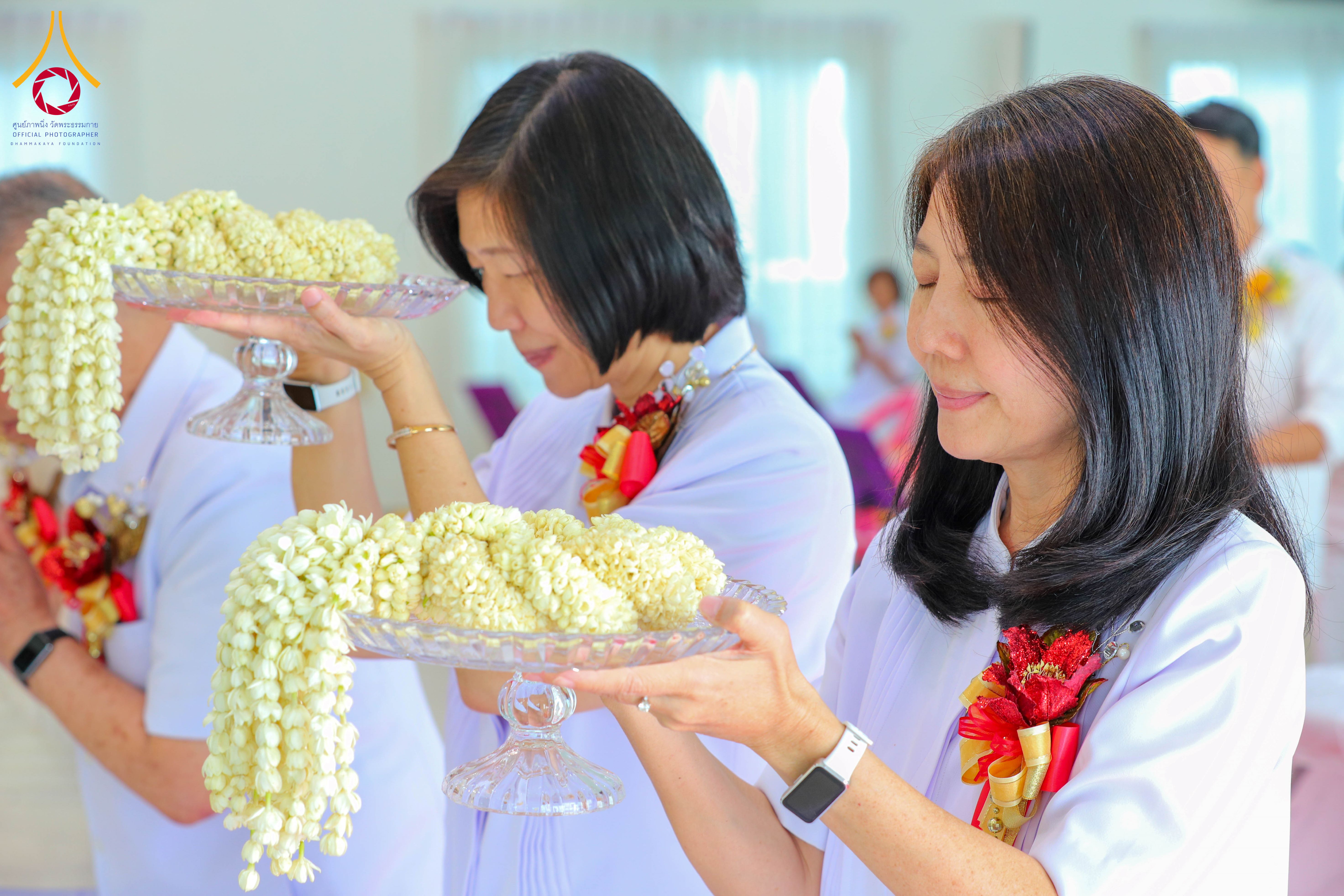 พิธีบรรจุพระบรมสารีริกธาตุ ภายในพระเกตุองค์พระประธาน "พระธรรมกาย" ณ ศูนย์ปฏิบัติธรรมพระมงคลเทพมุนี จ.สุพรรณบุรี