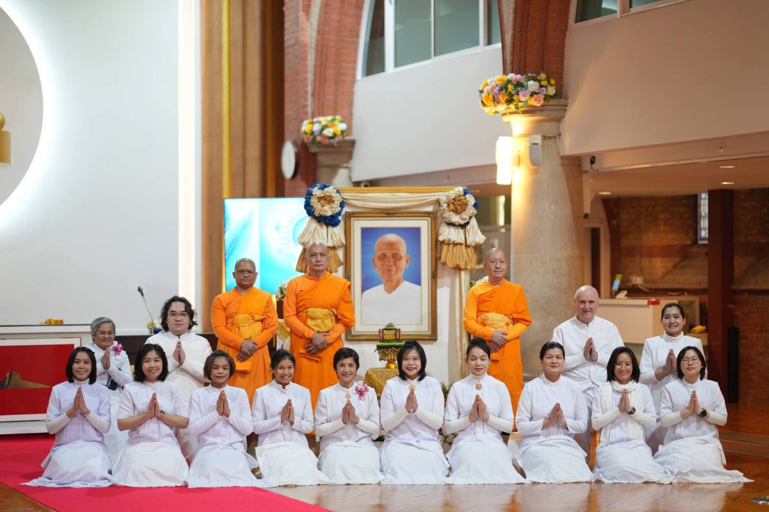 วัดพระธรรมกายลอนดอน จัดงานบุญครบรอบ 117 ปี คุณยายอาจารย์