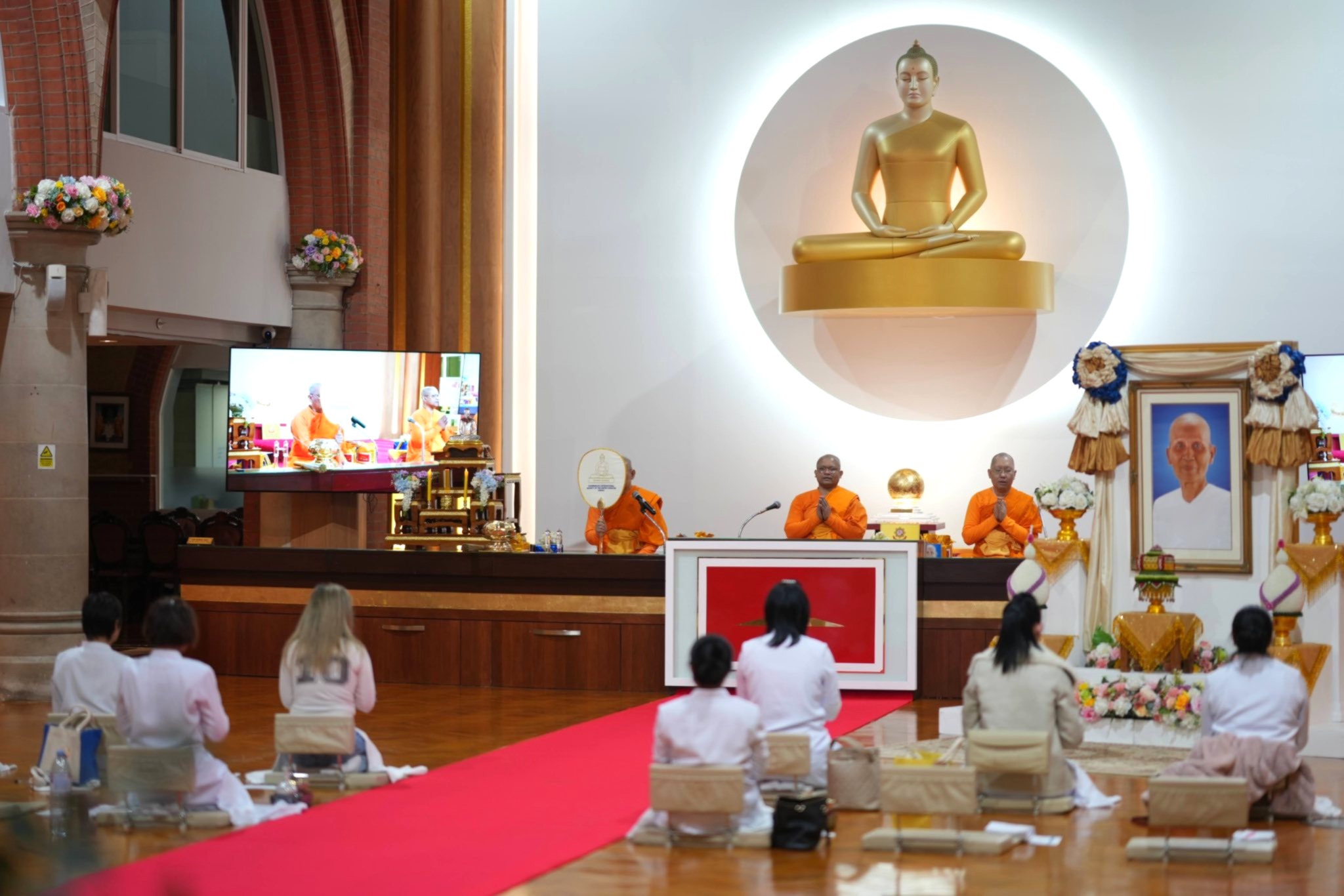 วัดพระธรรมกายลอนดอน จัดงานบุญครบรอบ 117 ปี คุณยายอาจารย์