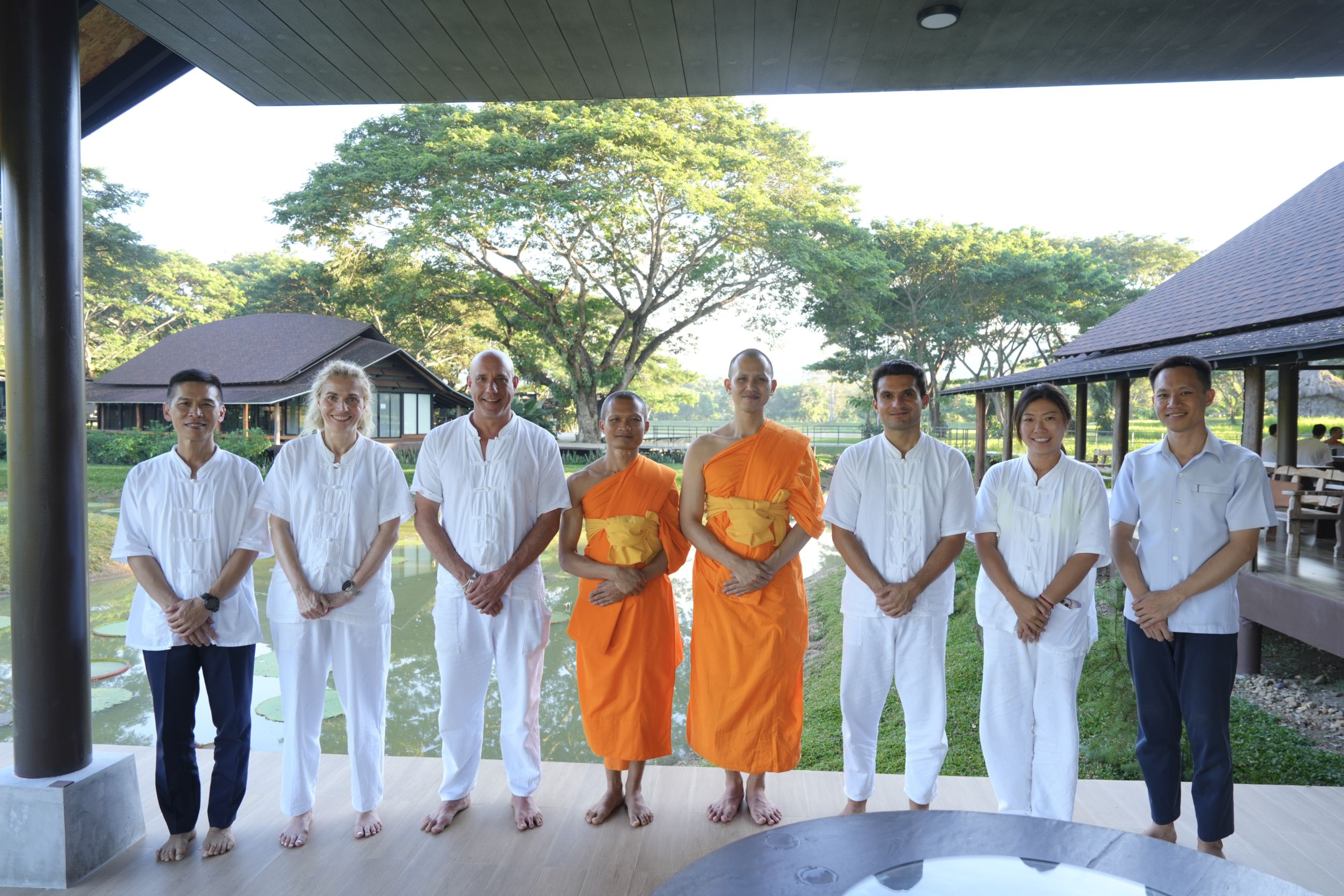 นักจิตรกรหญิงชาวฮ่องกง ร่วมปฏิบัติธรรมที่ศูนย์ปฏิบัติธรรมนานาชาติปาย