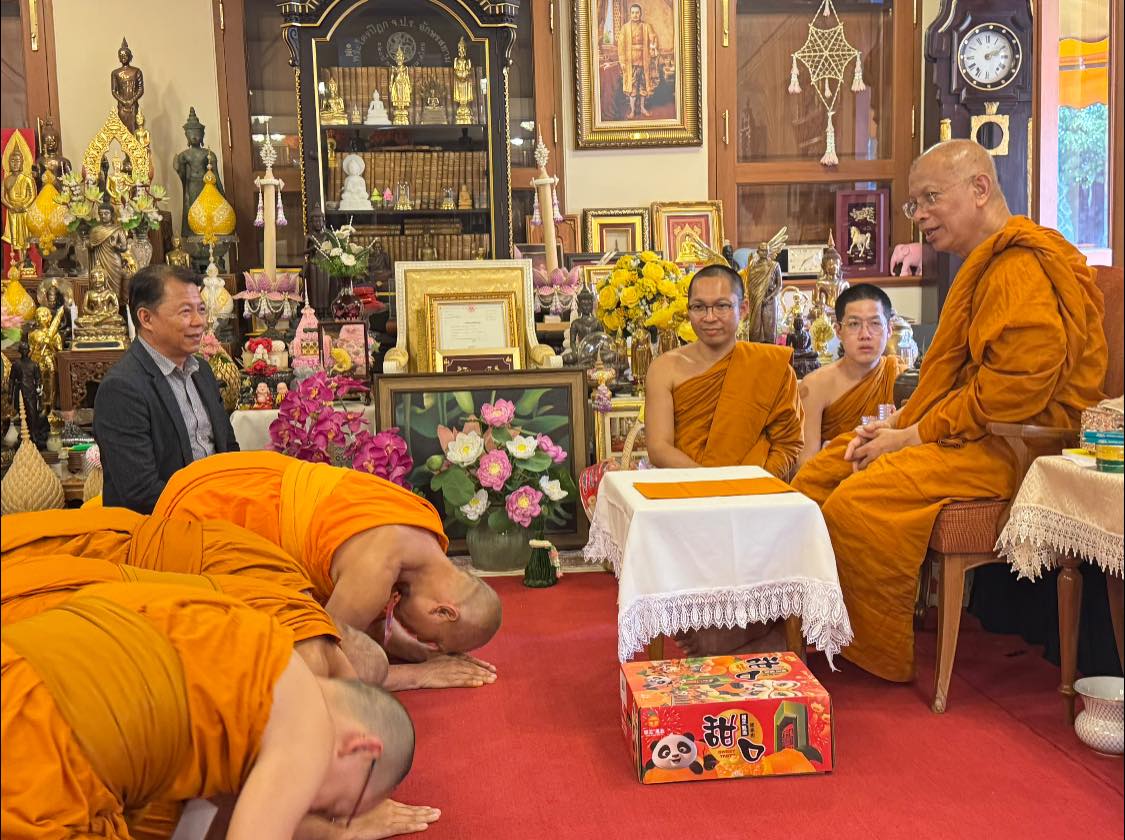 เลขานุการสมเด็จพระสังฆราช รับถวายมุทิตาสักการะจากเจ้าอาวาสวัดพระธรรมกาย