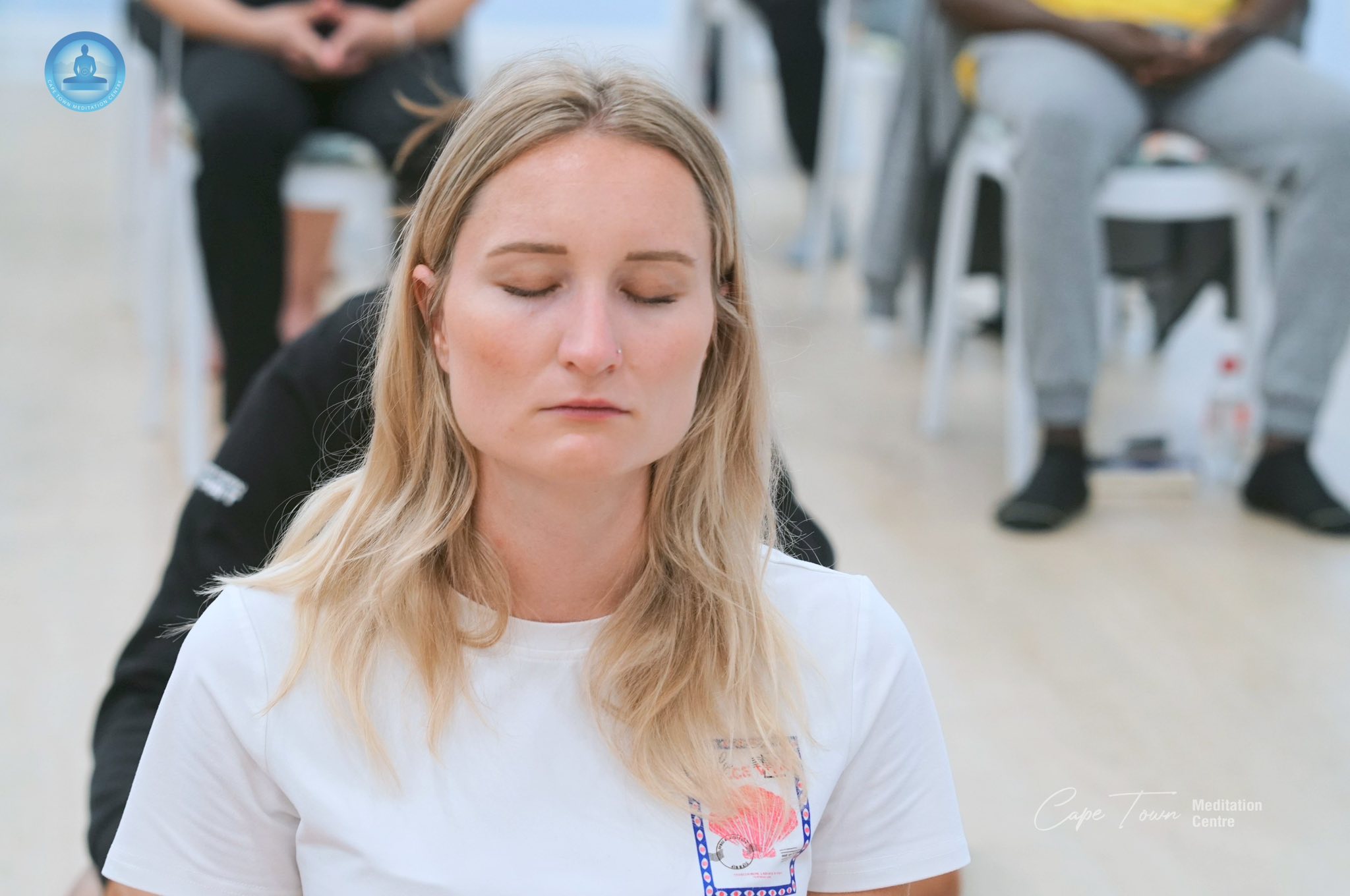 วัดพุทธเคปทาวน์ จัดปฏิบัติธรรมและสอนสมาธิแก่ชาวท้องถิ่น