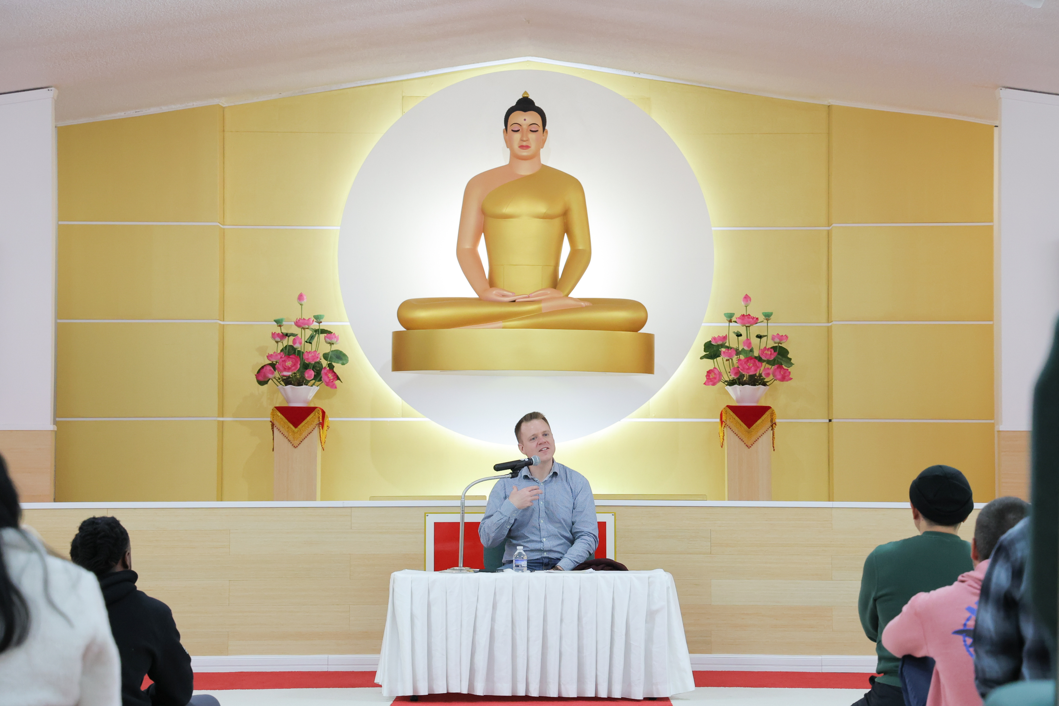 วัดพระธรรมกายจอร์เจีย จัดกิจกรรมนั่งสมาธิสำหรับชาวท้องถิ่น