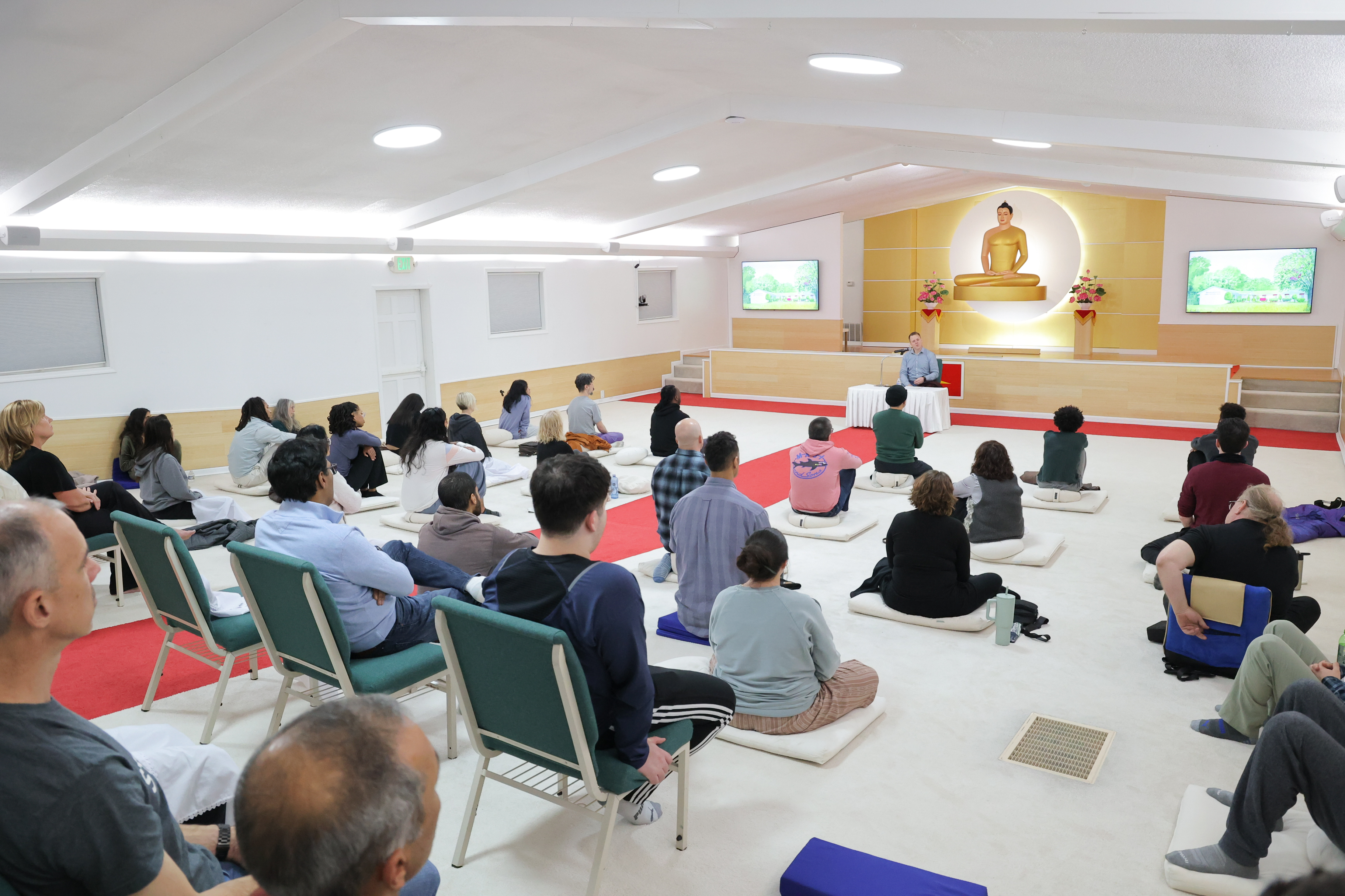 วัดพระธรรมกายจอร์เจีย จัดกิจกรรมนั่งสมาธิสำหรับชาวท้องถิ่น