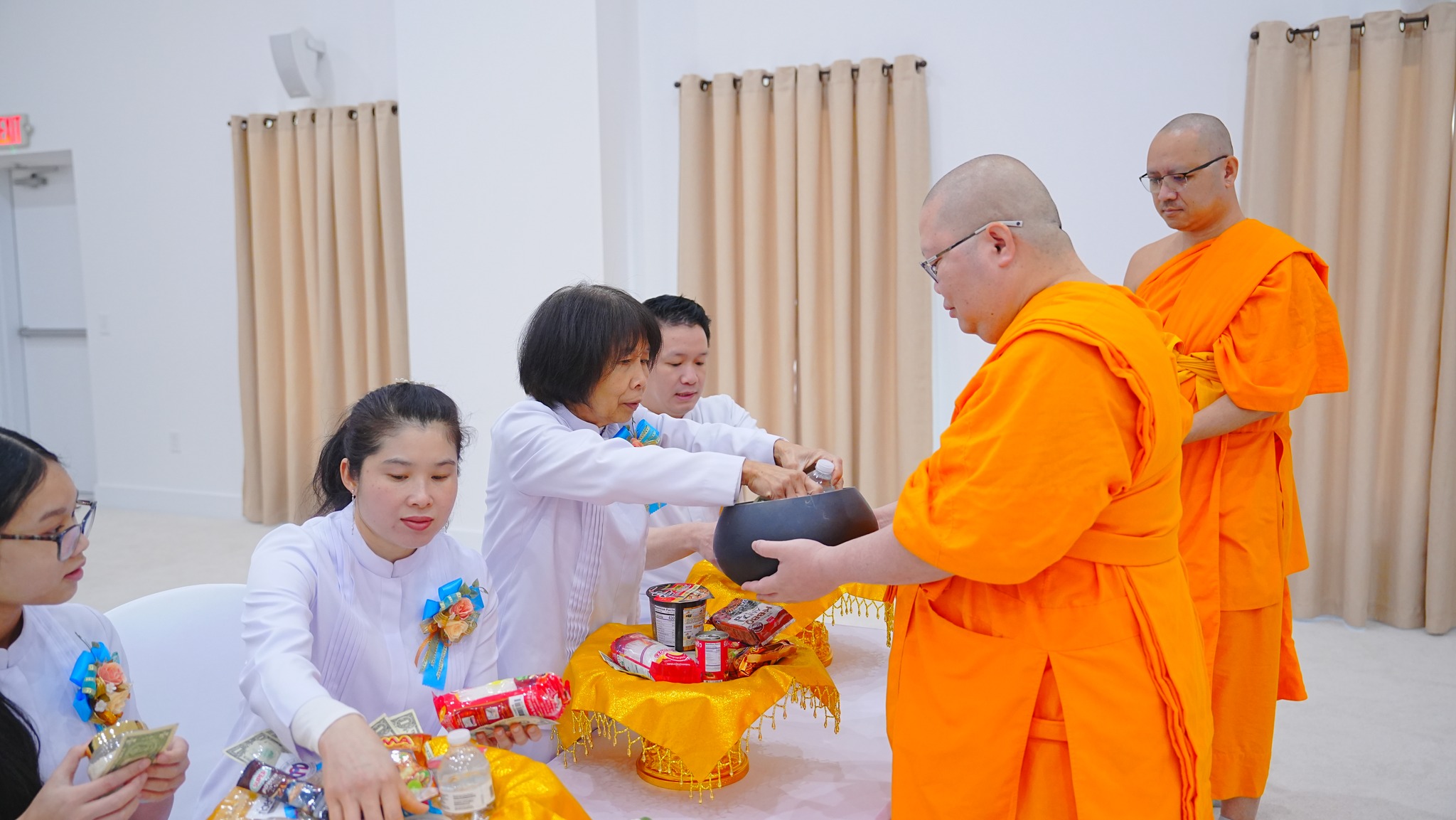 วัดพระธรรมกายเทนเนสซี จัดงานบุญ 117 ปี วันคล้ายวันเกิดของคุณยายอาจารย์