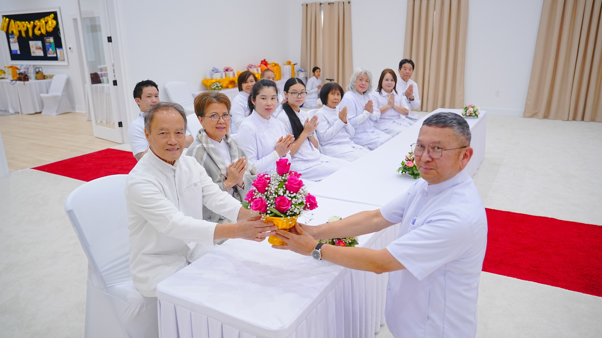 วัดพระธรรมกายเทนเนสซี จัดงานบุญ 117 ปี วันคล้ายวันเกิดของคุณยายอาจารย์
