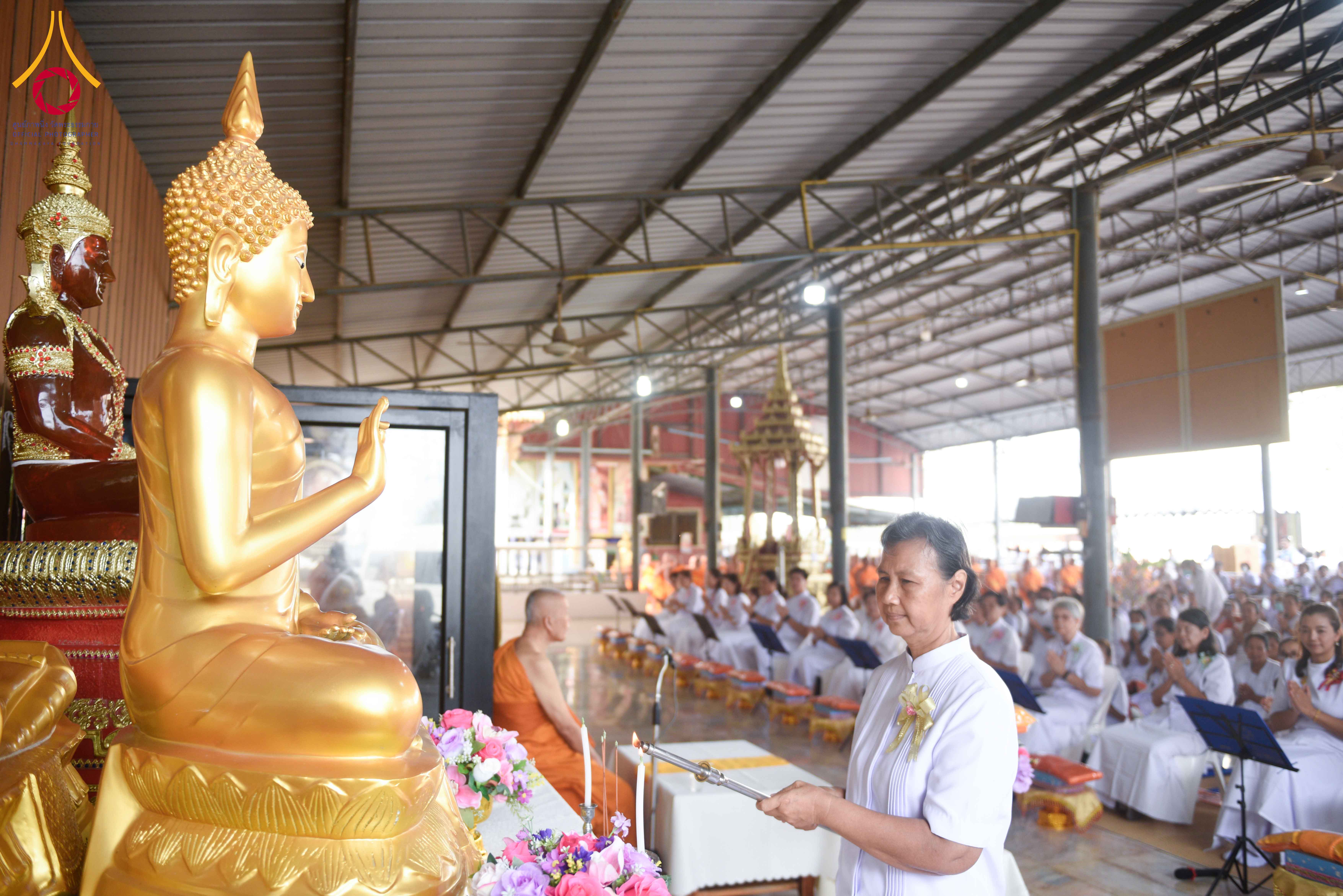 พิธีทอดผ้าป่าทำนุบำรุงศาสนสถาน โครงการธรรมยาตราเส้นทางพระผู้ปราบมาร ปีที่ 14 ณ วัดใหม่นพรัตน์ จ.สุพรรณบุรี