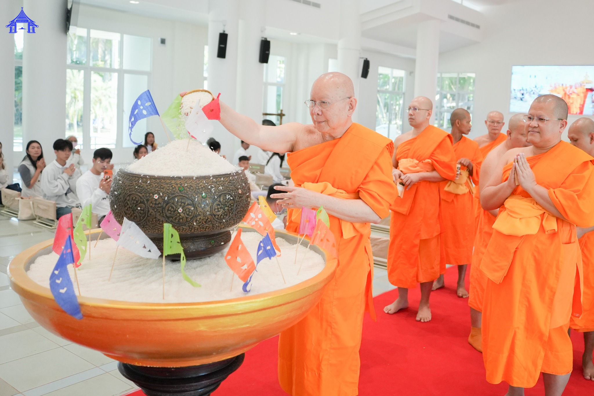 ธุดงคสถานล้านนา จัดพิธีถวายสังฆทานตานข้าวใหม่