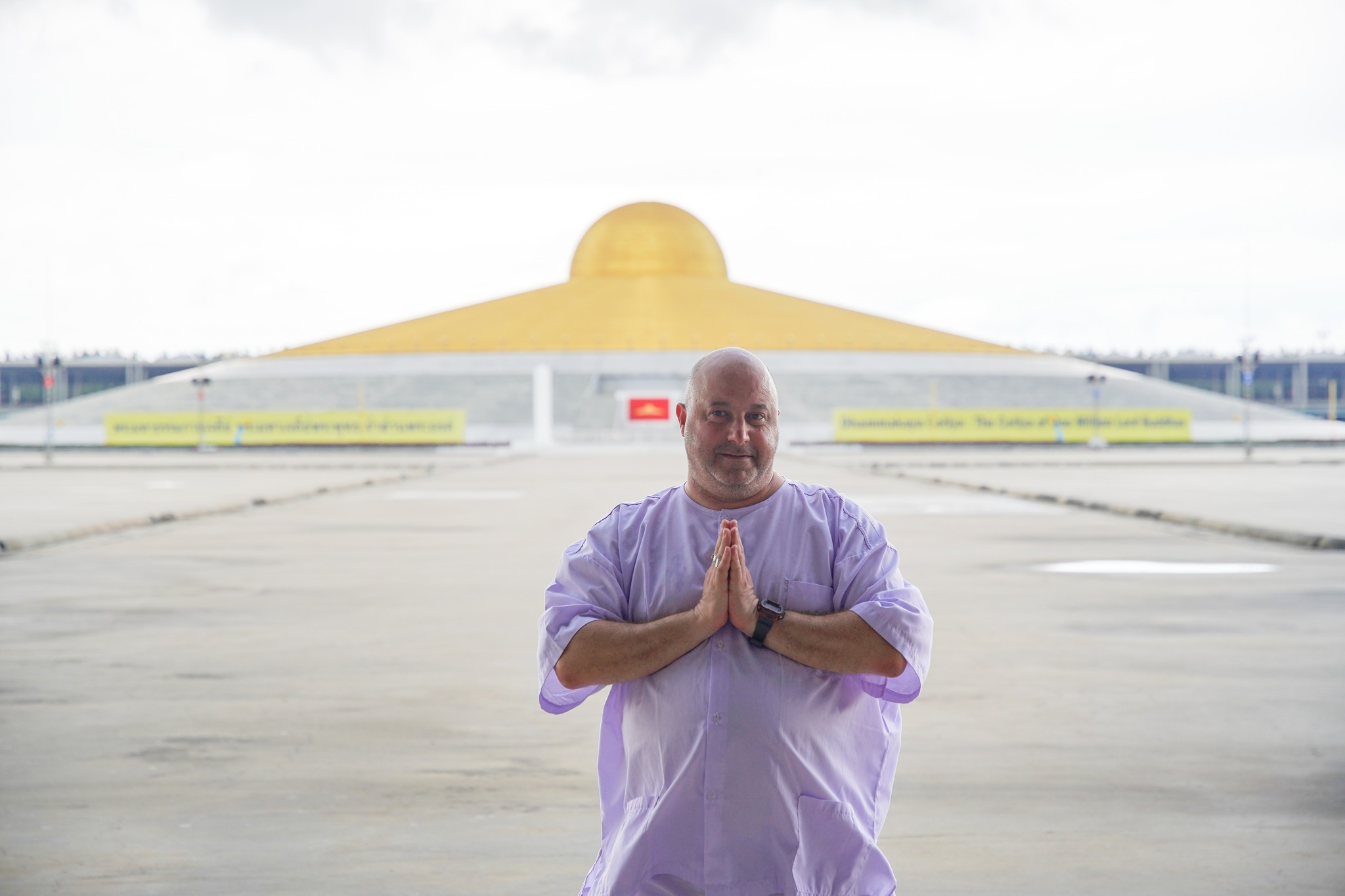 ชาวนิวซีแลนด์ เดินทางมาเยี่ยมชมวัดพระธรรมกาย