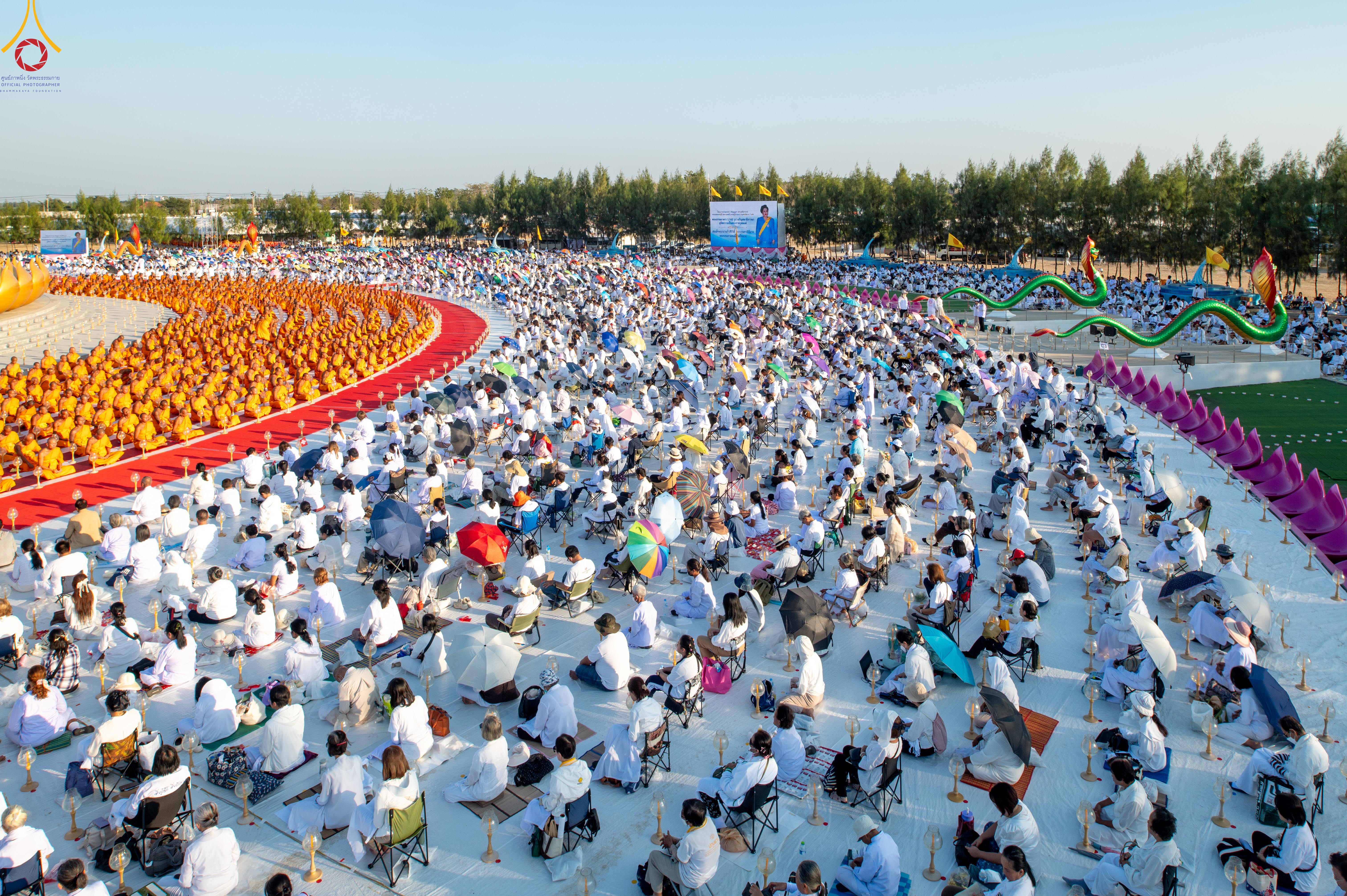 ธีจุดประทีป ณ อนุสรณ์สถานบางปลา จ.นครปฐม สถานที่เผยแผ่วิชชาธรรมกายครั้งแรก