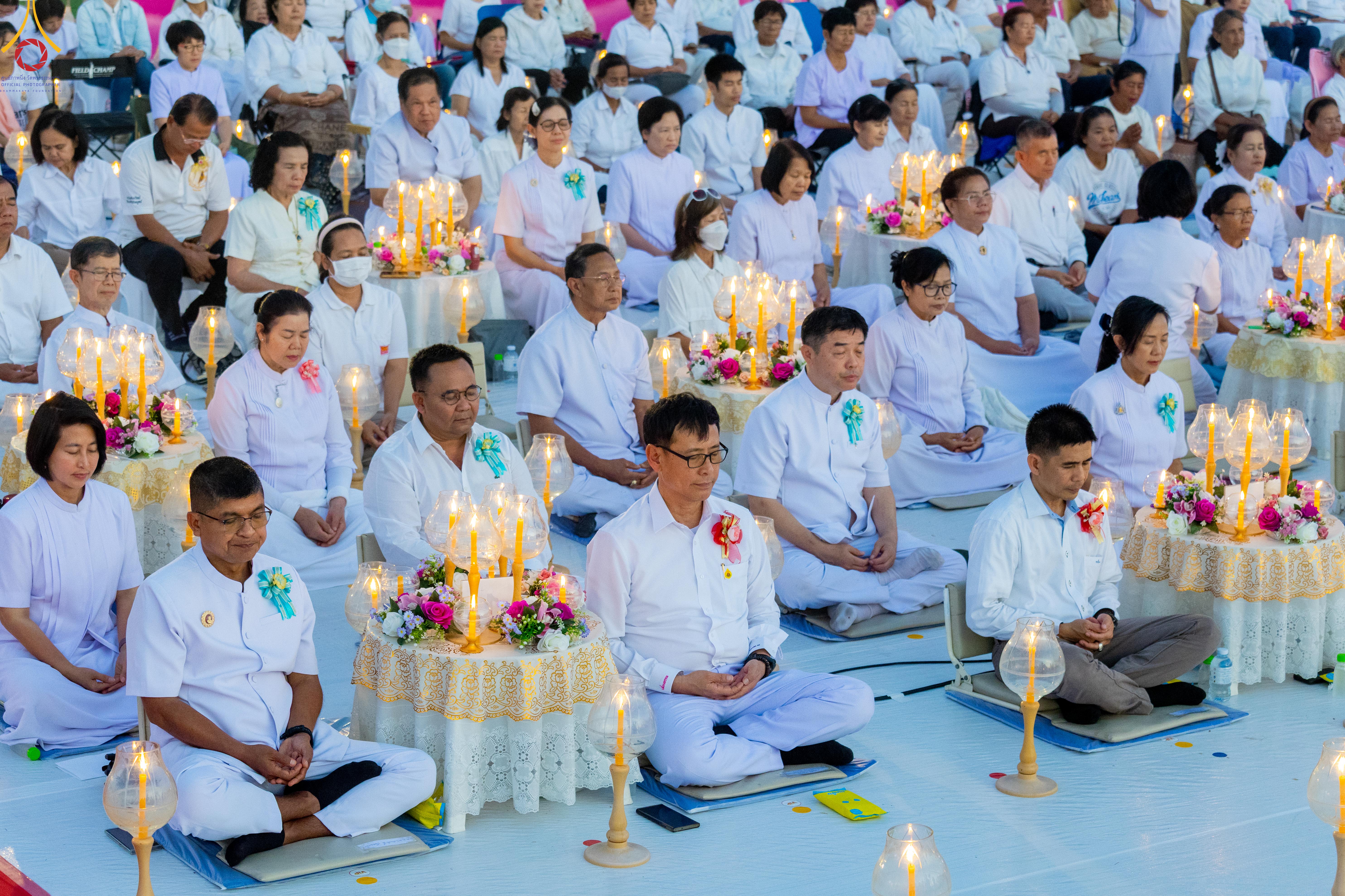 ธีจุดประทีป ณ อนุสรณ์สถานบางปลา จ.นครปฐม สถานที่เผยแผ่วิชชาธรรมกายครั้งแรก
