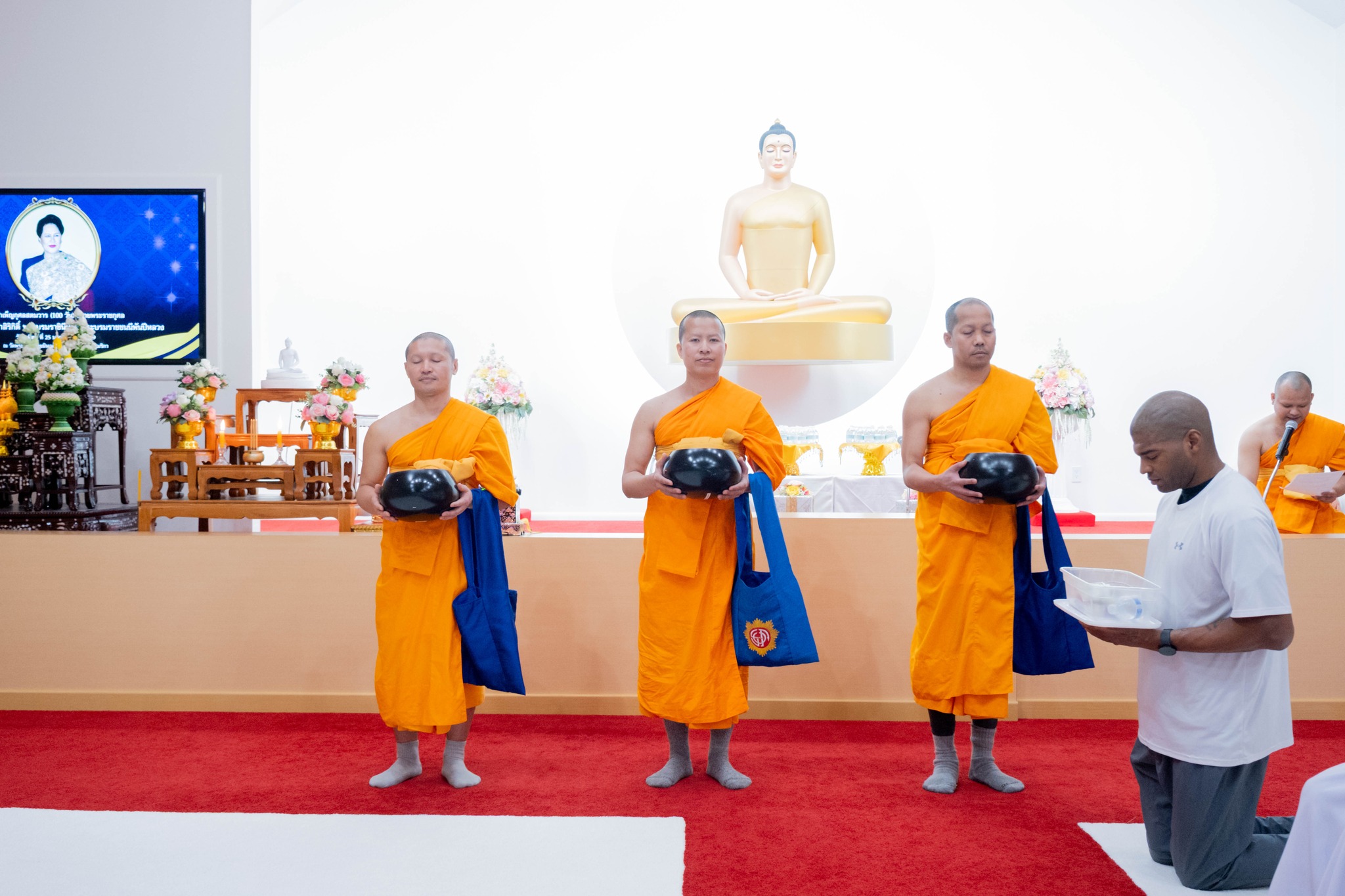 วัดพระธรรมกายมินเนโซตา จัดพิธีบำเพ็ญกุศลทักษิณานุประทาน สตมวาร อุทิศถวายพระพันปีหลวง