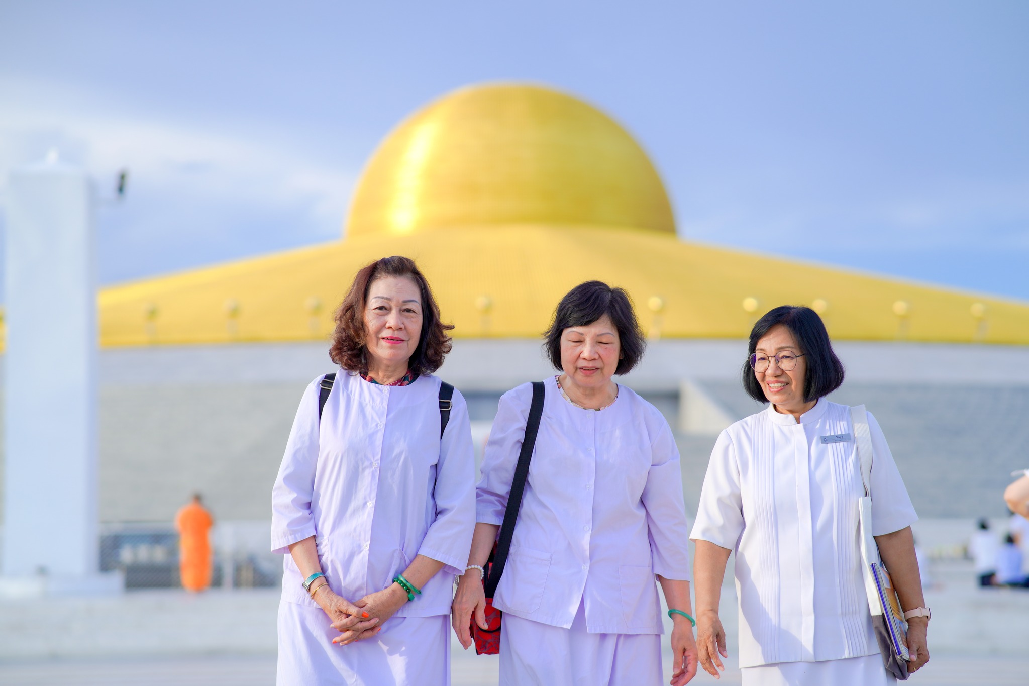 ชาวเวียดนาม เดินทางมาเยี่ยมชมวัดพระธรรมกาย