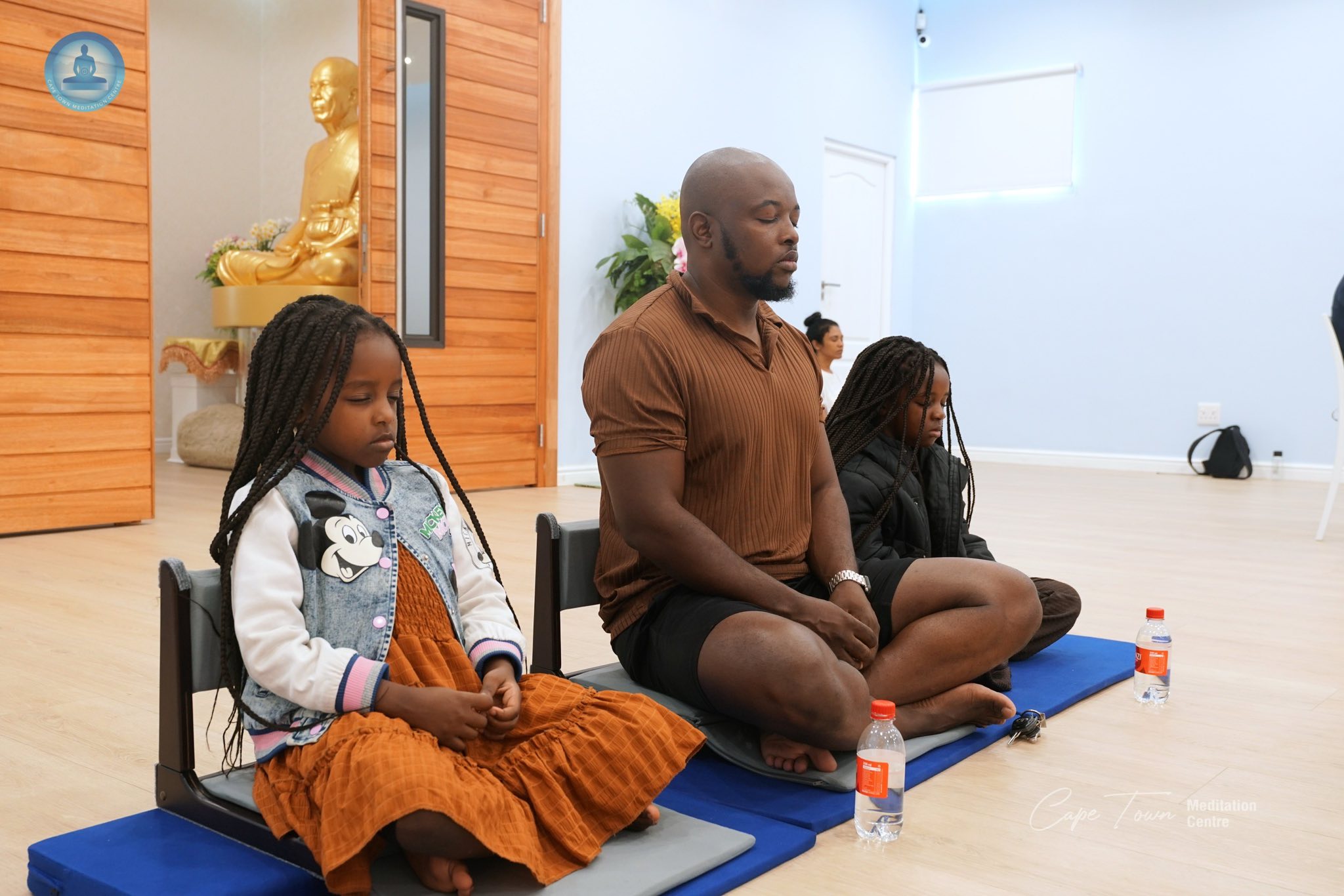 วัดพุทธเคปทาวน์ จัดคลาสสมาธิแก่ชาวท้องถิ่น