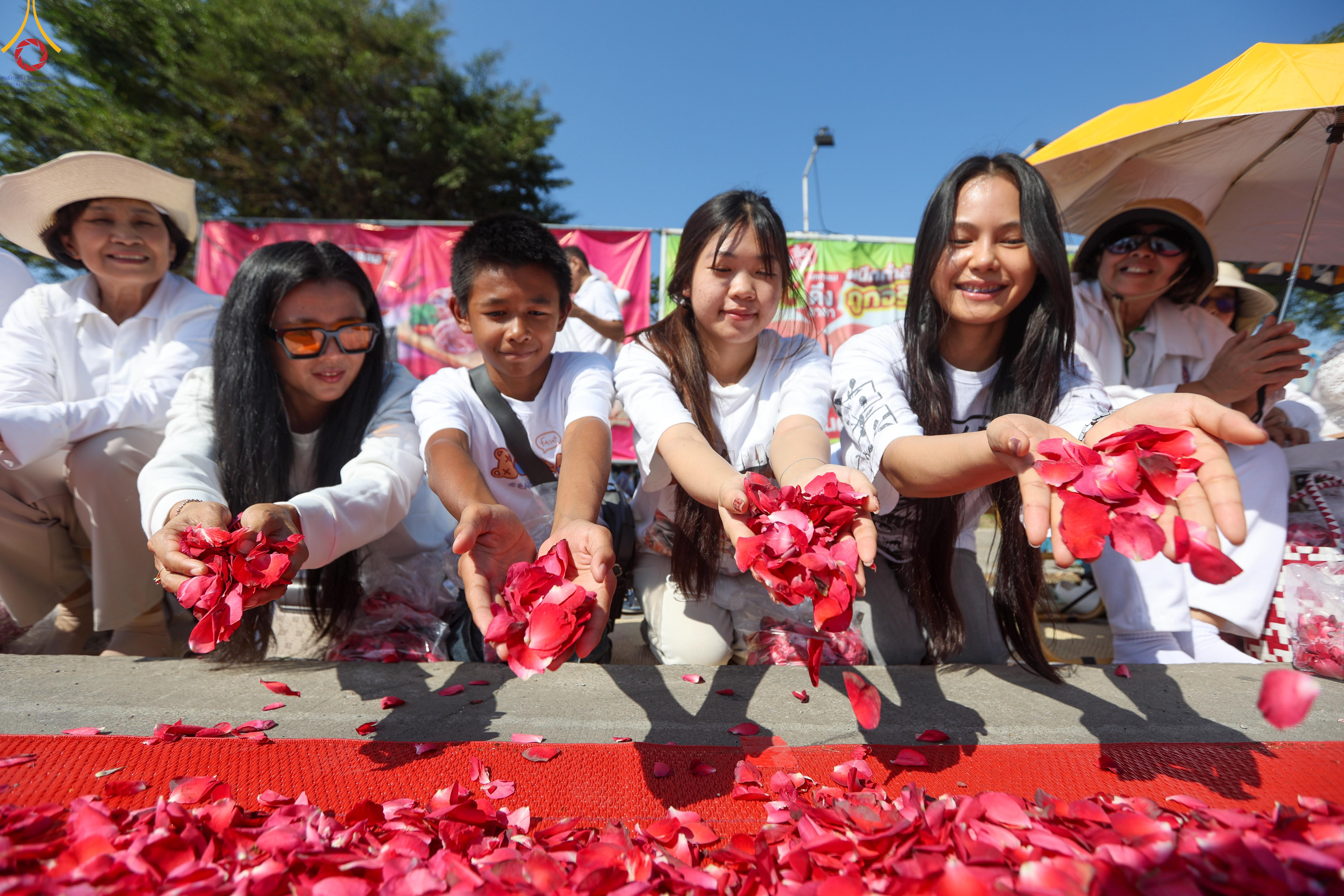พิธีต้อนรับพระธรรมยาตราโครงการธรรมยาตราเส้นทางพระผู้ปราบมารปีที่ 14 จาก โรงเรียนสามัคคีราษฎร์บำรุง – วัดพระธรรมกาย 