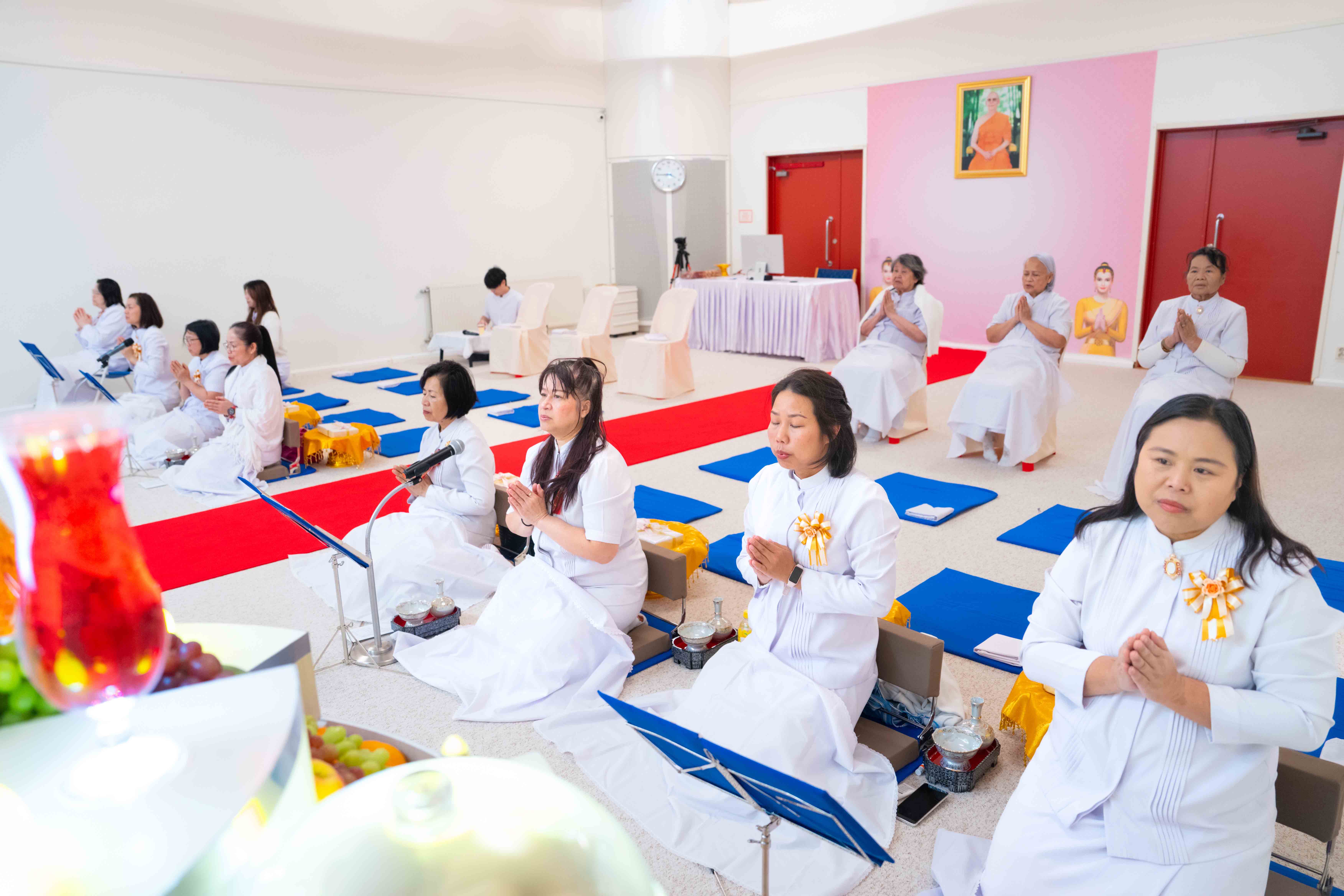 วัดพระธรรมกายสตอกโฮล์ม จัดงานบุญบูชาข้าวพระ