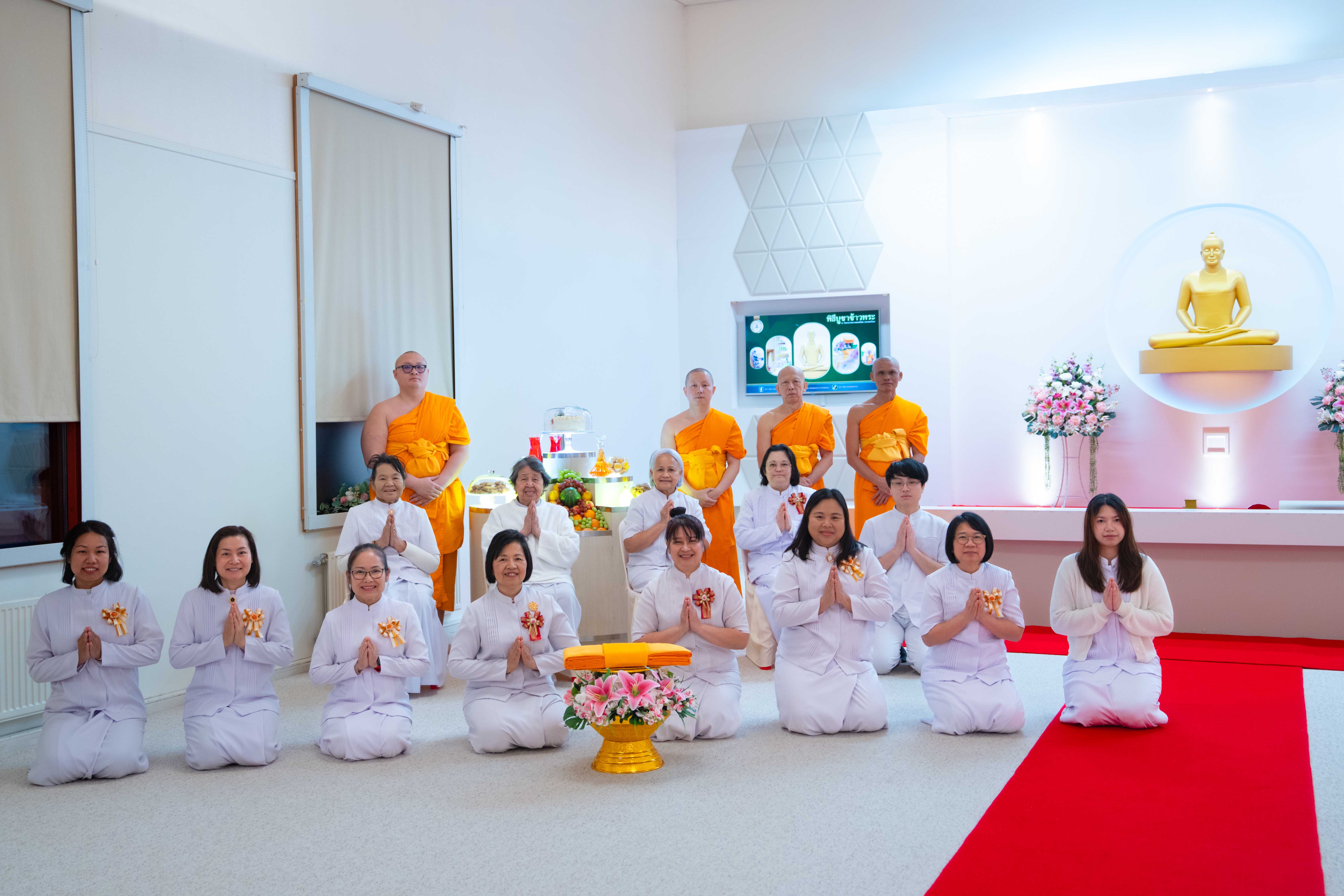 วัดพระธรรมกายสตอกโฮล์ม จัดงานบุญบูชาข้าวพระ