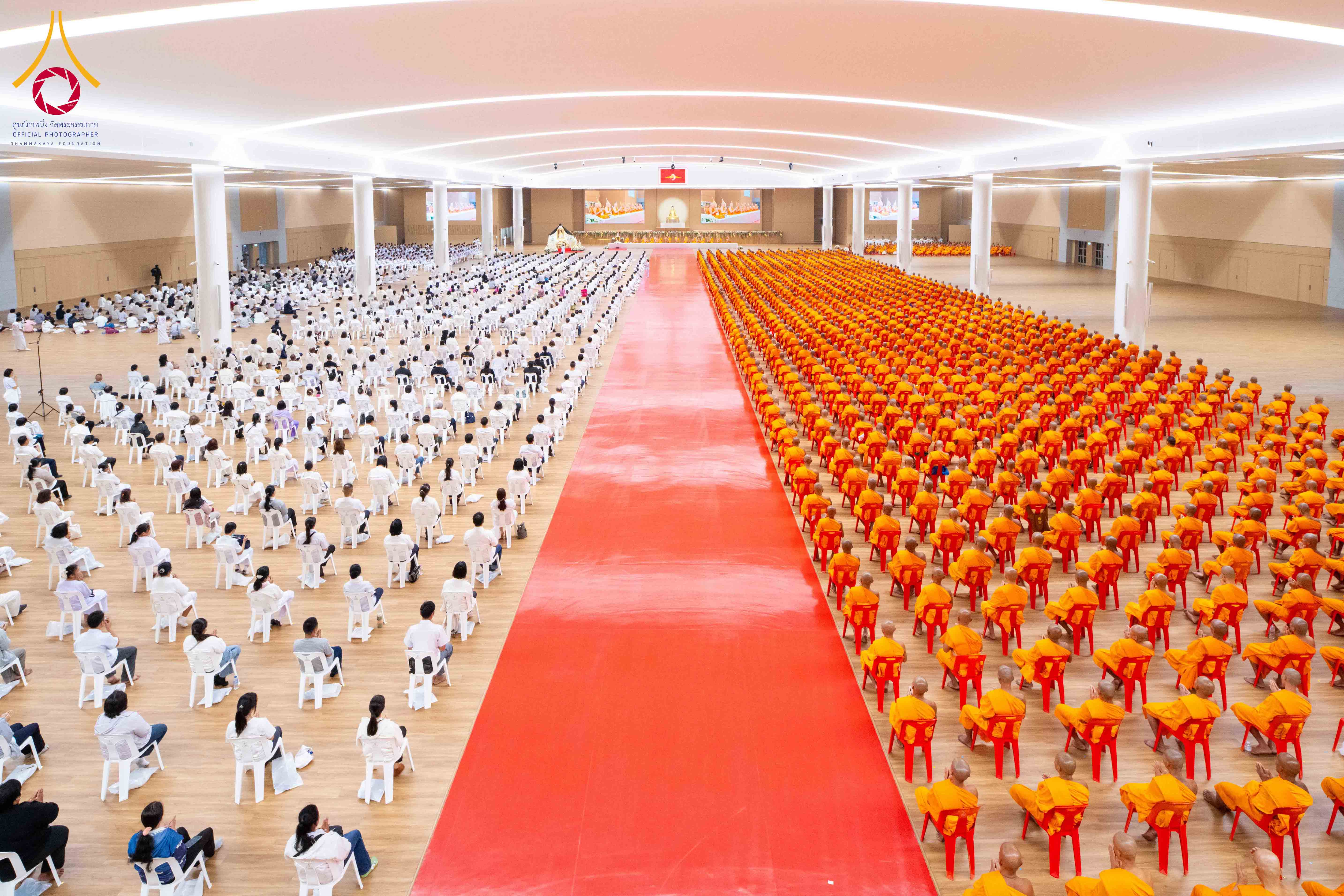 ผู้ว่าราชการจังหวัดปทุมธานี นำพสกนิกรอำเภอคลองหลวงบำเพ็ญกุศล 100 วัน น้อมรำลึกพระมหากรุณาธิคุณพระพันปีหลวง