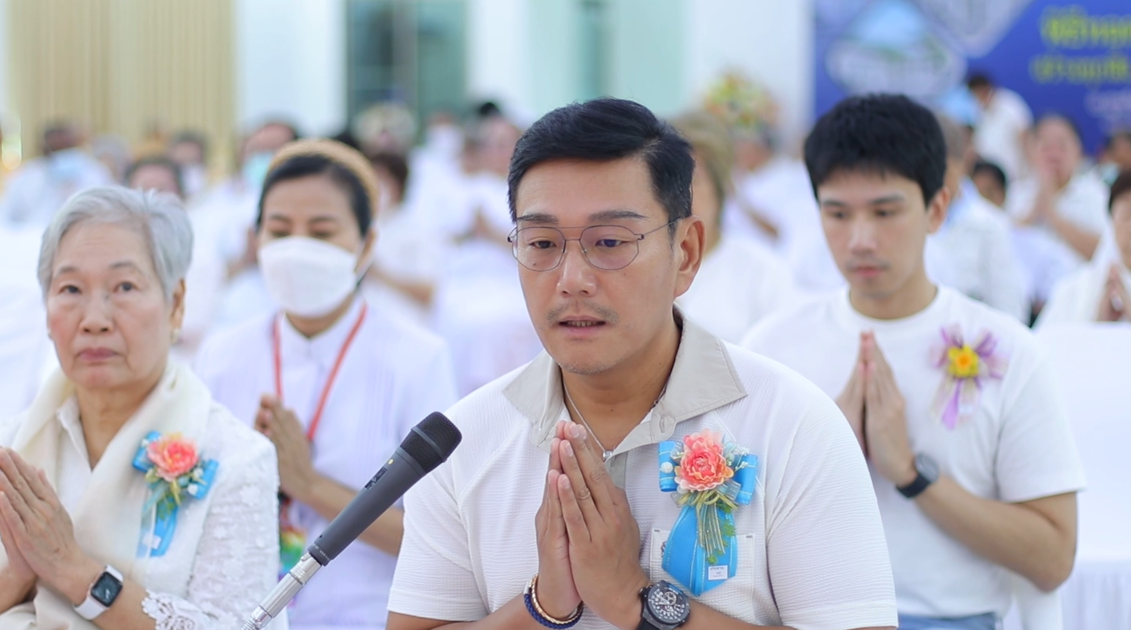 ศูนย์ปฏิบัติธรรมน้ำใสใจสว่าง จัดพิธีถวายสังฆทานและต้อนรับคณะพระธรรมยาตรา