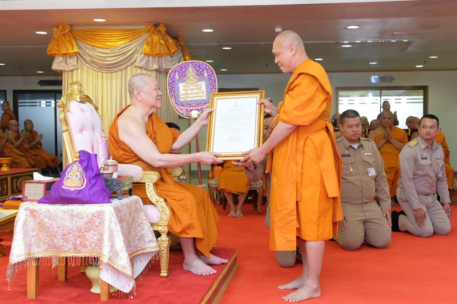 เจ้าคณะใหญ่หนกลาง เป็นประธานมอบพระบัญชาสมเด็จพระสังฆราช แต่งตั้งพระสังฆาธิการหนกลาง