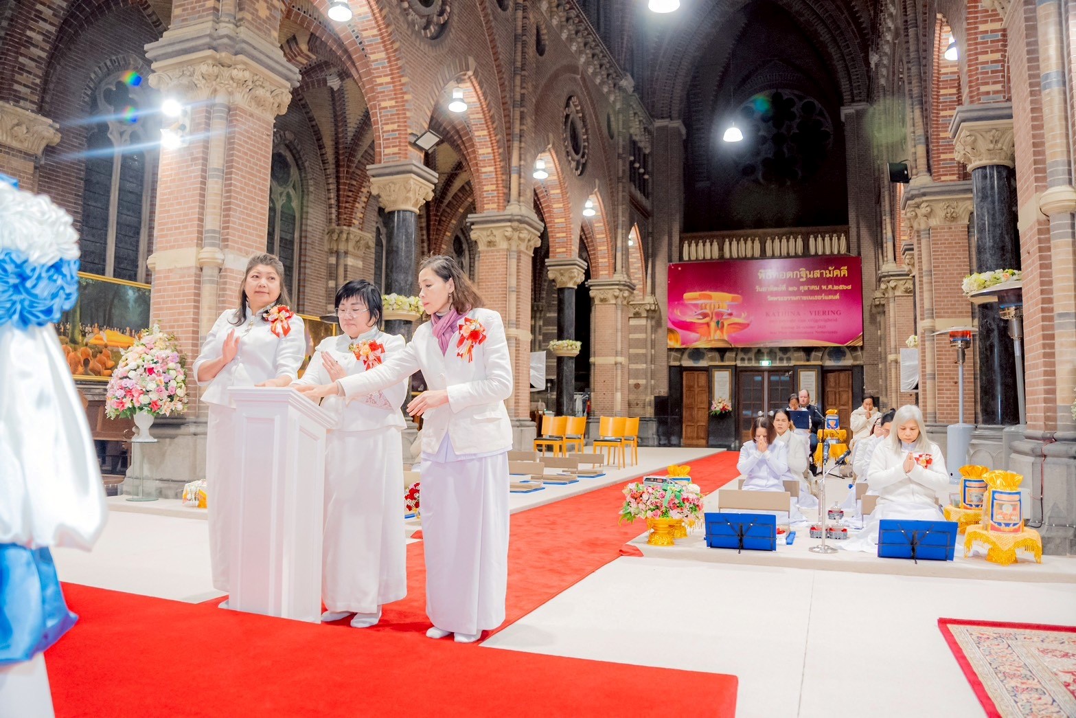 วัดพระธรรมกายเนเธอร์แลนด์ จัดงานบุญบูชาข้าวพระ