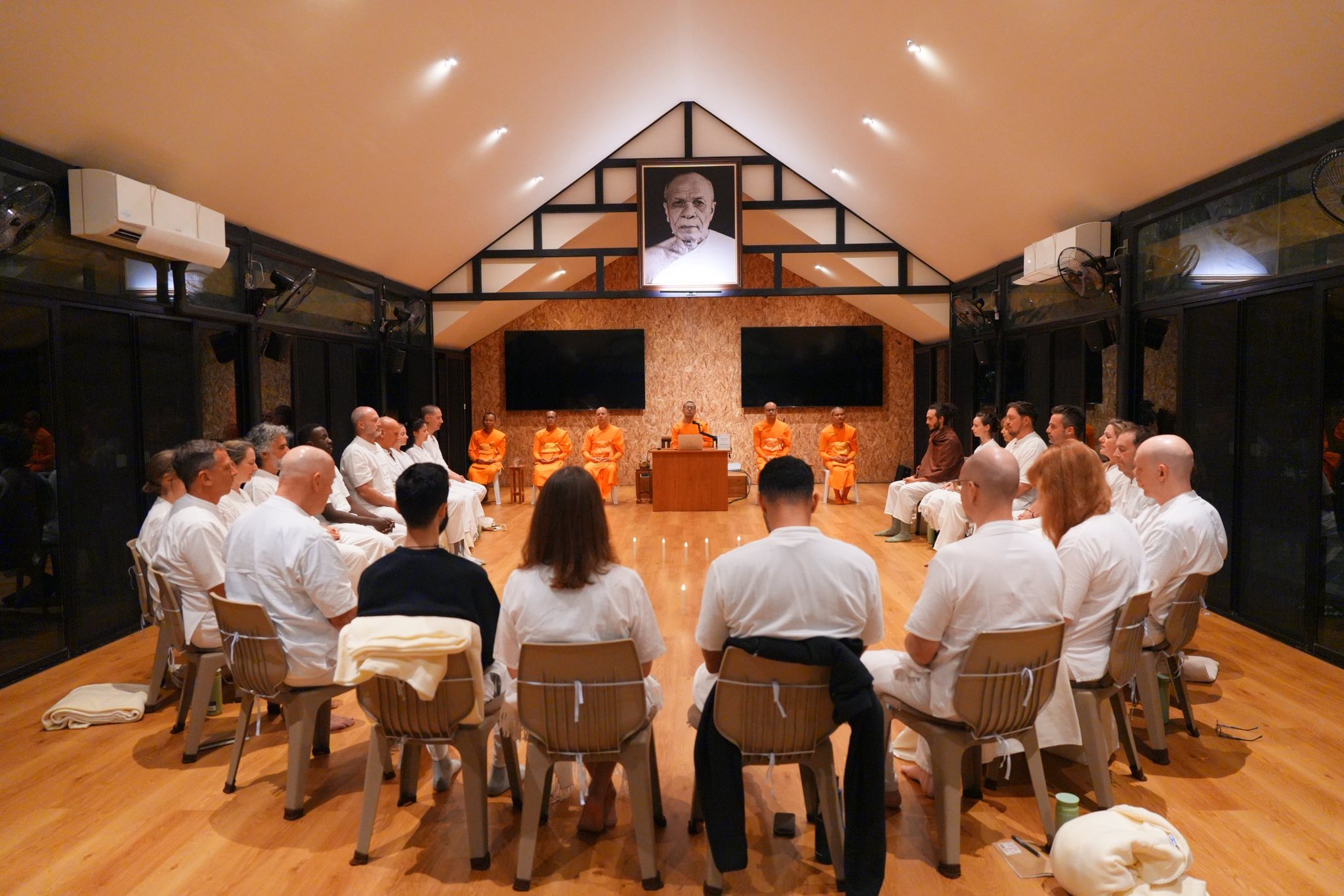 ศูนย์ปฏิบัติธรรมนานาชาติปาย จัดปฏิบัติธรรมสำหรับชาวต่างชาติ รุ่นที่ 33