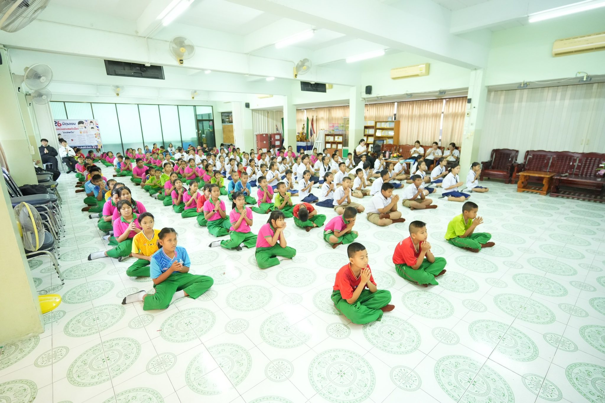 นักเรียนโรงเรียนสังข์อ่ำวิทยา เข้าร่วมโครงการโรงเรียนคุณธรรม ตามแนววิถีพุทธ