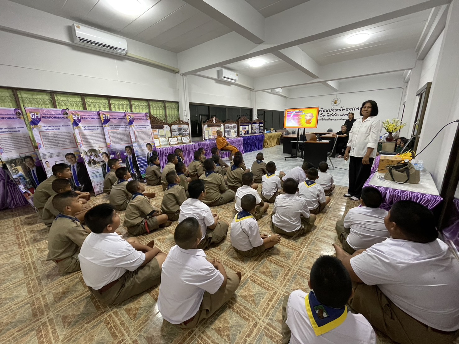 บรรยากาศชวนบวชสามเณรภาคฤดูร้อน จ.สุพรรณบุรี