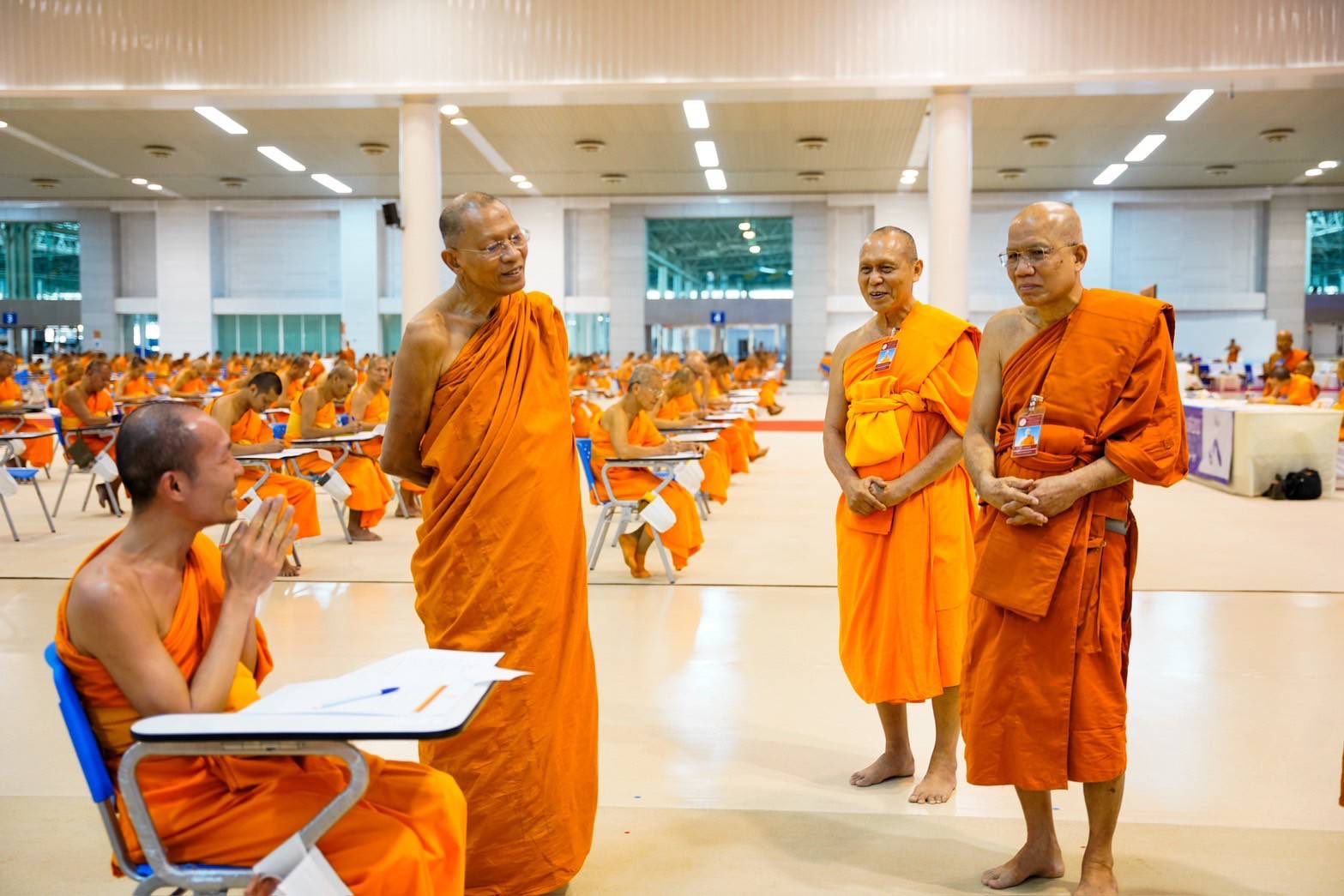 เจ้าอาวาสวัดสามพระยา ตรวจเยี่ยมสนามสอบบาลี ณ วัดพระธรรมกาย